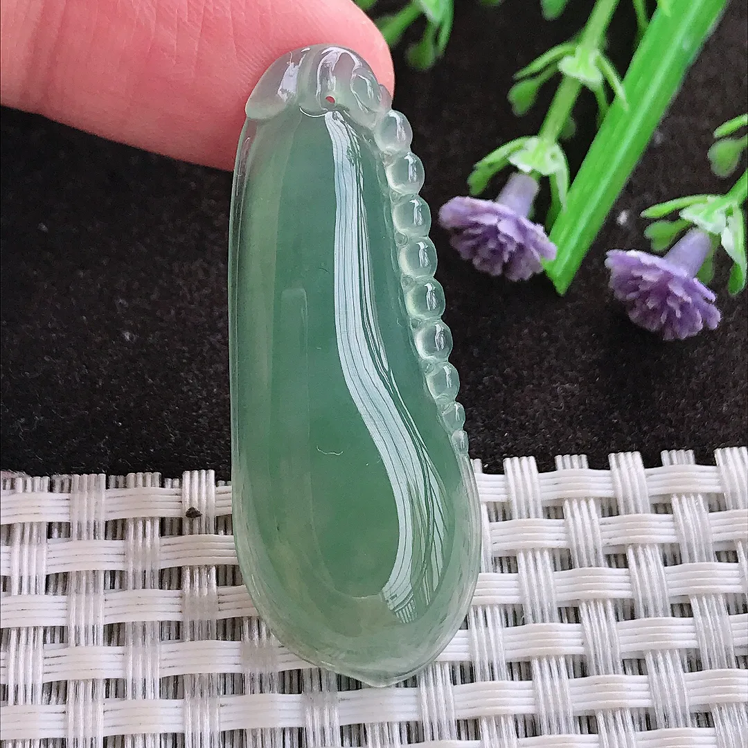 实拍A货翡翠45.5/17.9/5.4老坑冰胶果冻冰晴绿福瓜吊坠翡翠玉牌挂件