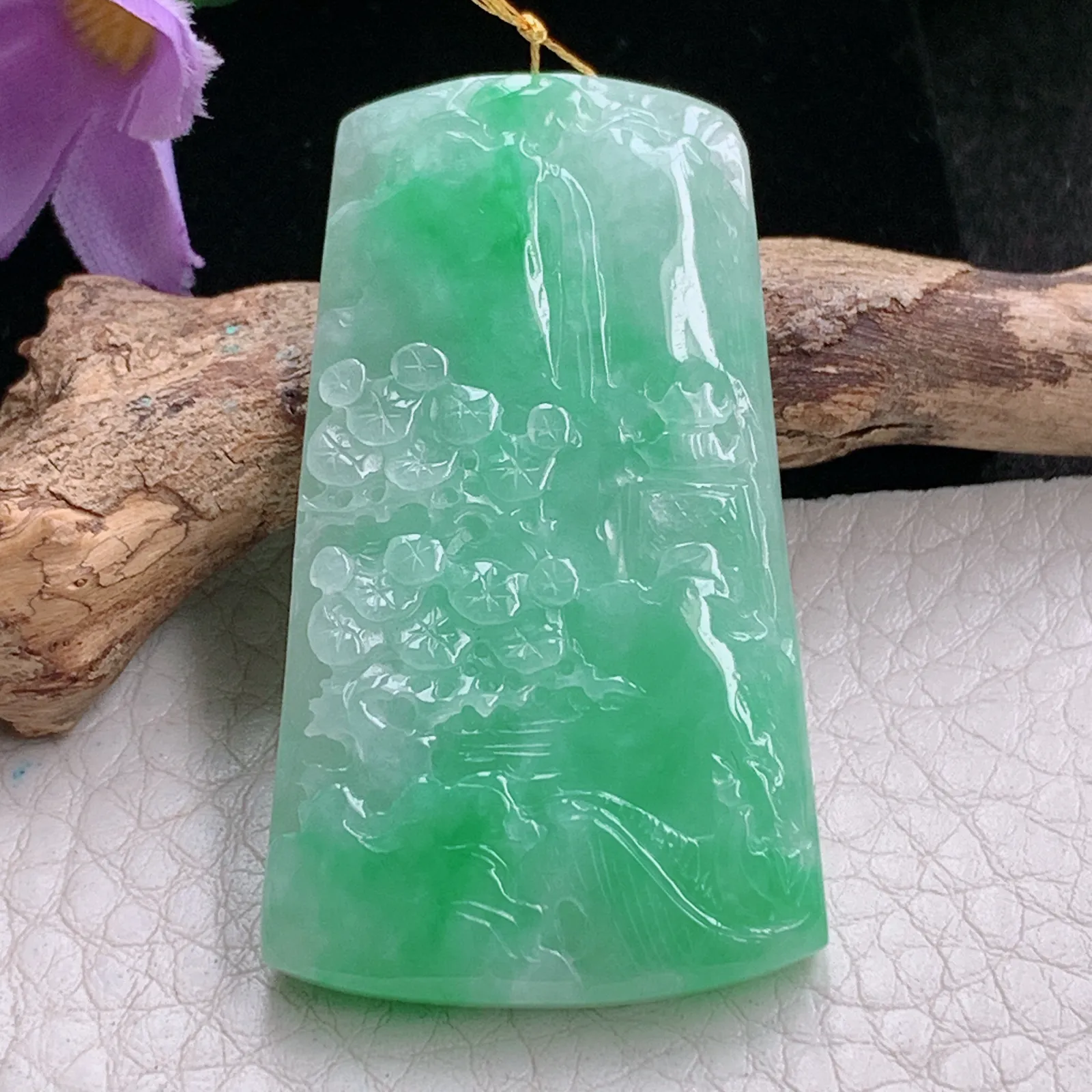 ws实拍46.8*27*6.2缅甸翡翠精雕飘绿山水 大好河山玉吊坠 玉挂件