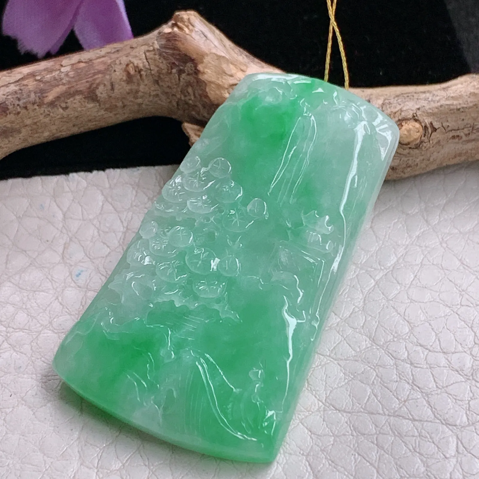 ws实拍46.8*27*6.2缅甸翡翠精雕飘绿山水 大好河山玉吊坠 玉挂件