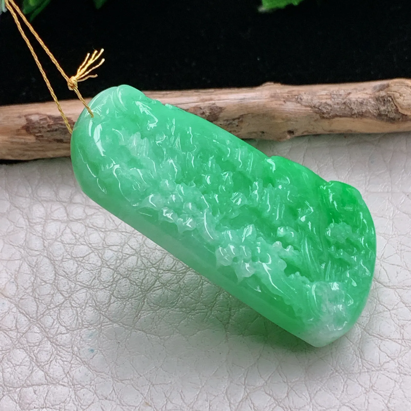 ws实拍45.5*26*6.3缅甸翡翠精雕阳绿山水 大好河山玉吊坠 玉挂件