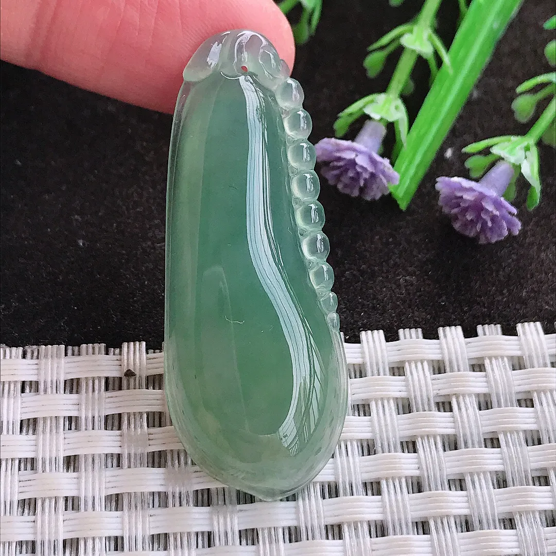 实拍A货翡翠45.5/17.9/5.4老坑冰胶果冻冰晴绿福瓜吊坠翡翠玉牌挂件