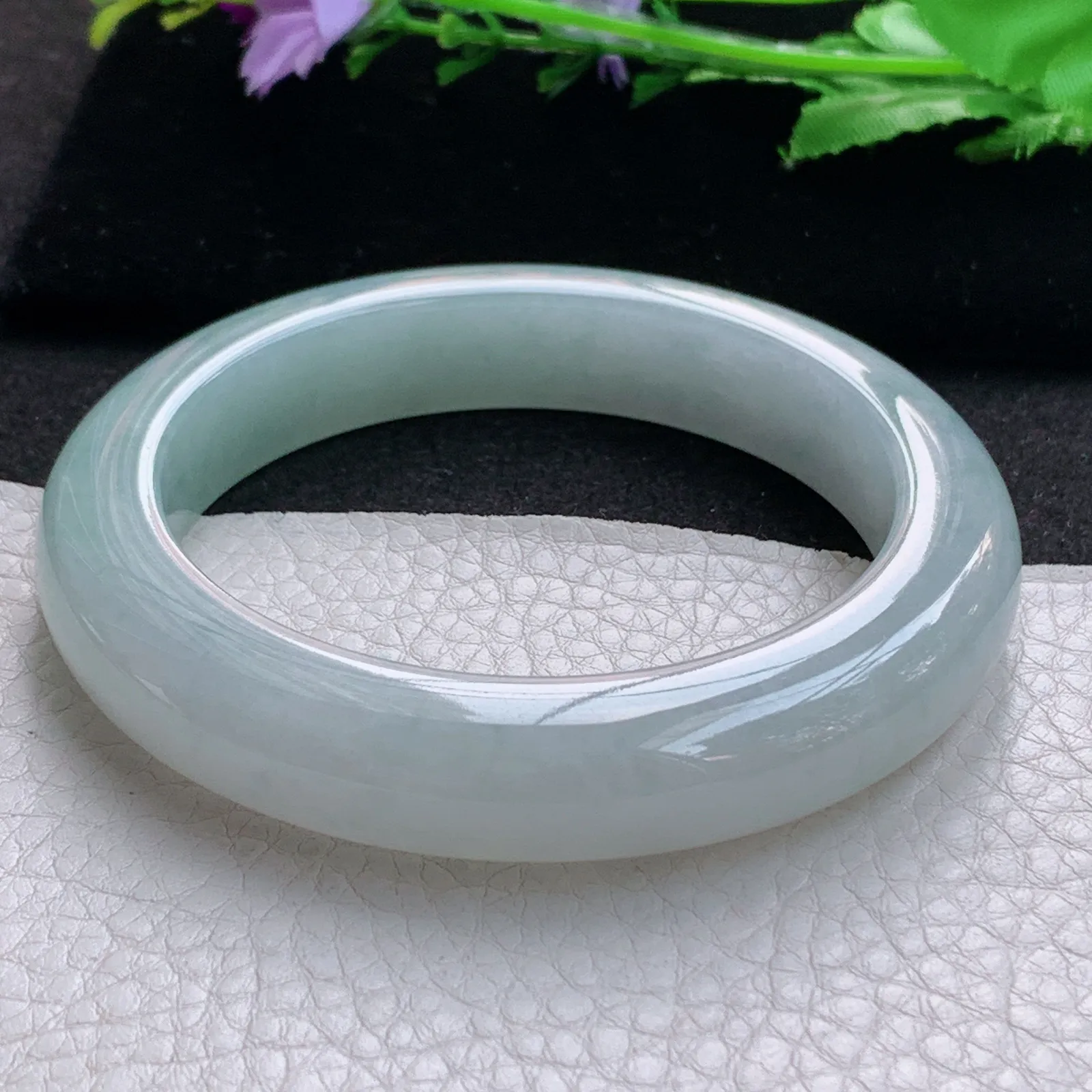 ay大圈口61*13*10.8平安镯 缅甸翡翠a货玉手镯浅绿厚装宽边玉手环