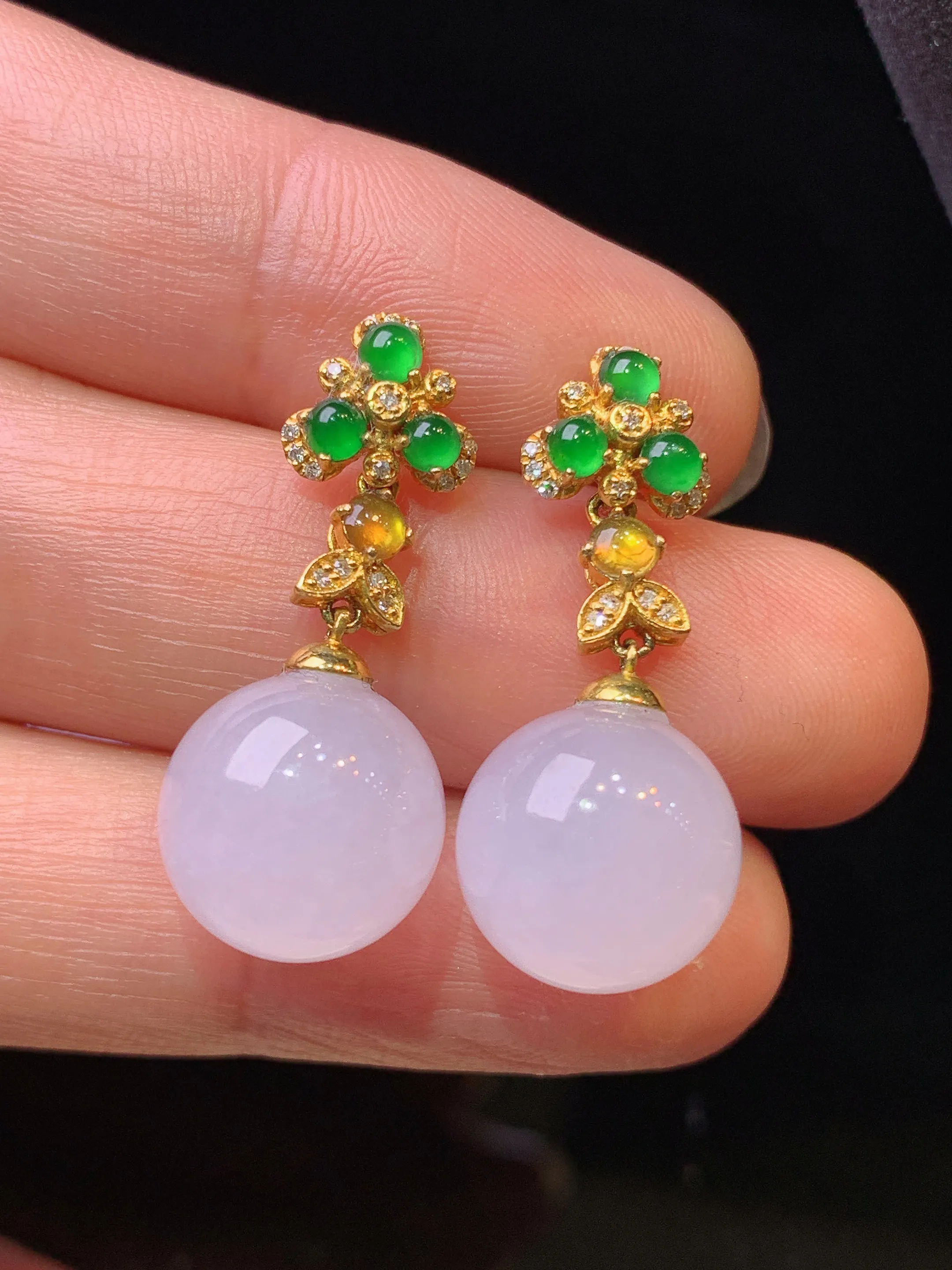 18k金钻镶嵌圆珠耳坠 玉质细腻 色泽清新艳丽 整体尺寸28*11.8