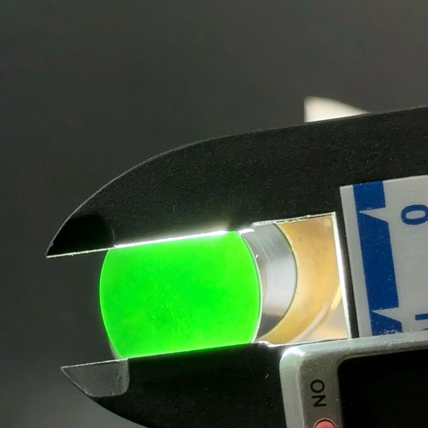 精品墨翠马鞍裸石戒面 种好色正 黑度极好 打灯通透 油性十足 尺寸16.3