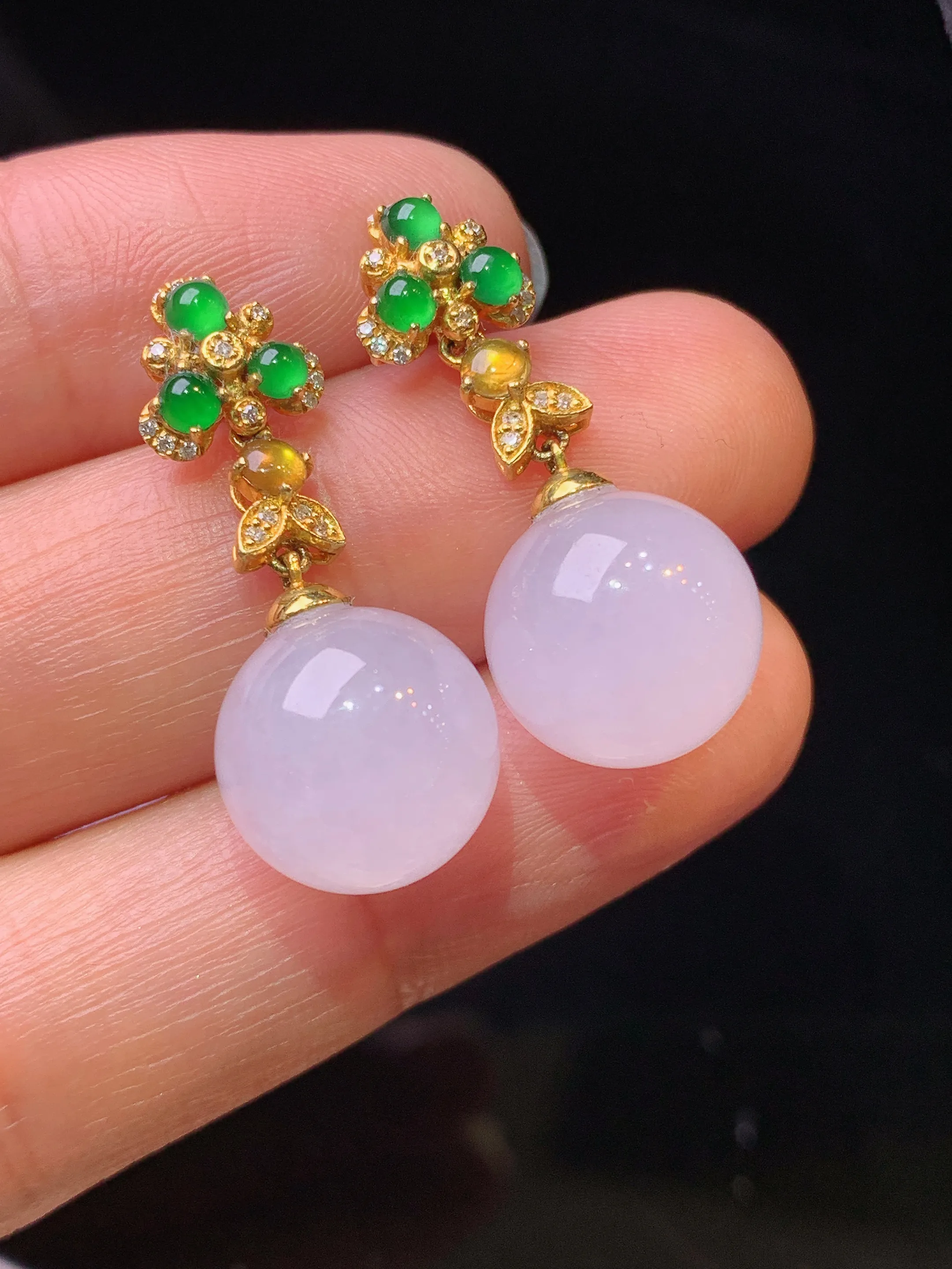 18k金钻镶嵌圆珠耳坠 玉质细腻 色泽清新艳丽 整体尺寸28*11.8