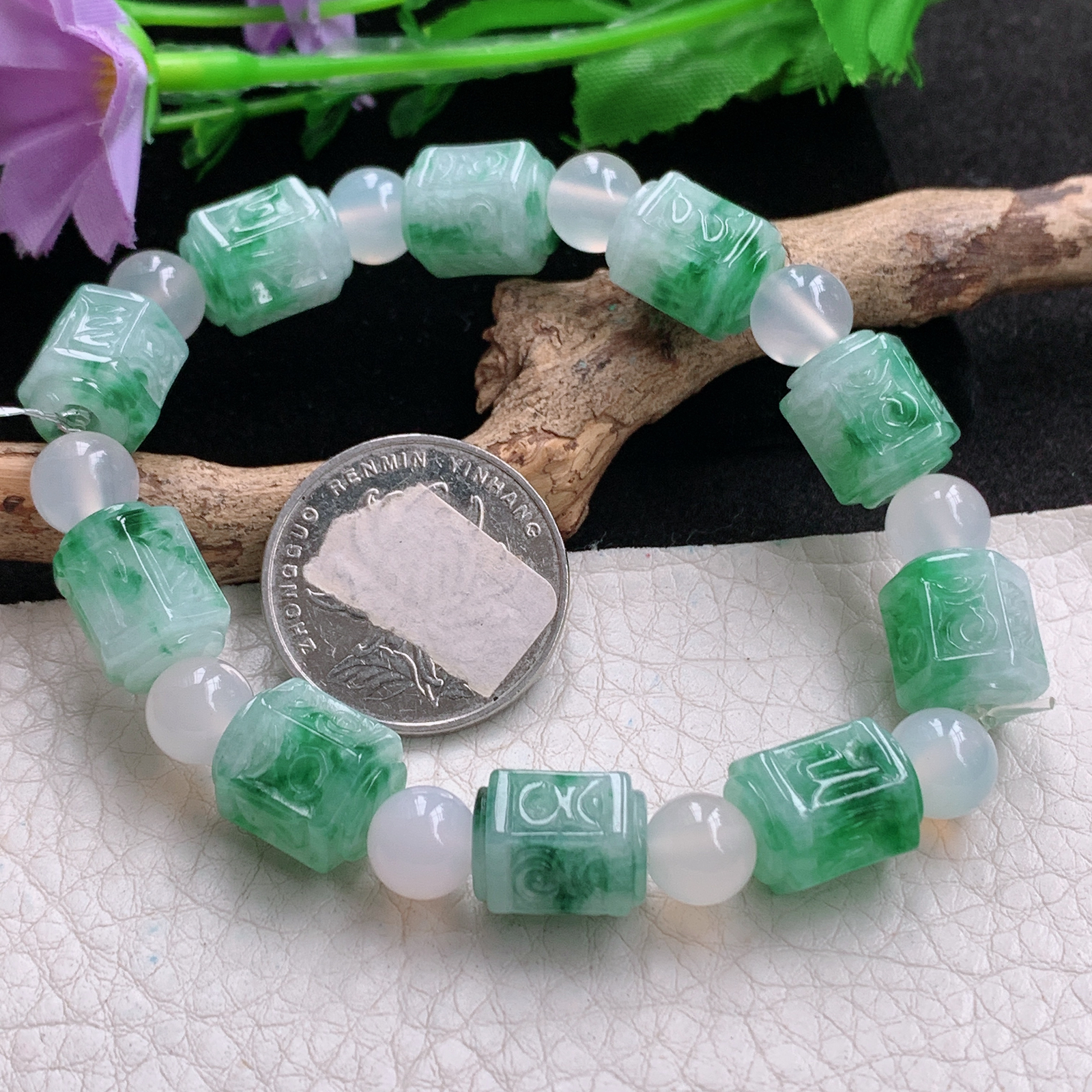 qxm实拍12.5*10.3缅甸翡翠精雕冰飘花清爽六字真言 六六顺玉手链 玉手串