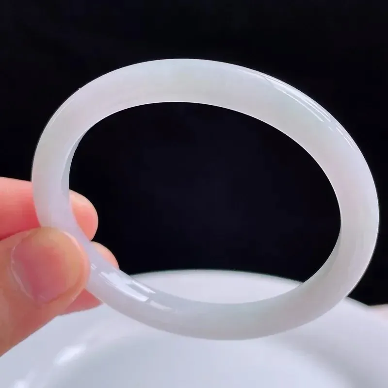 54*47mm自然光拍摄天然翡翠A货好种水贵妃手镯 22.49克