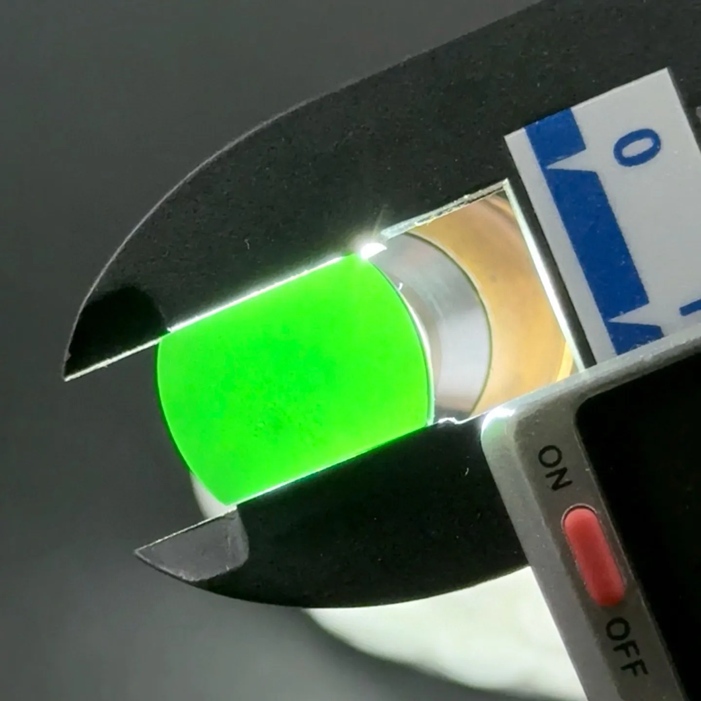 精品墨翠马鞍裸石戒面 种好色正 黑度极好 打灯通透 油性十足 尺寸16.3