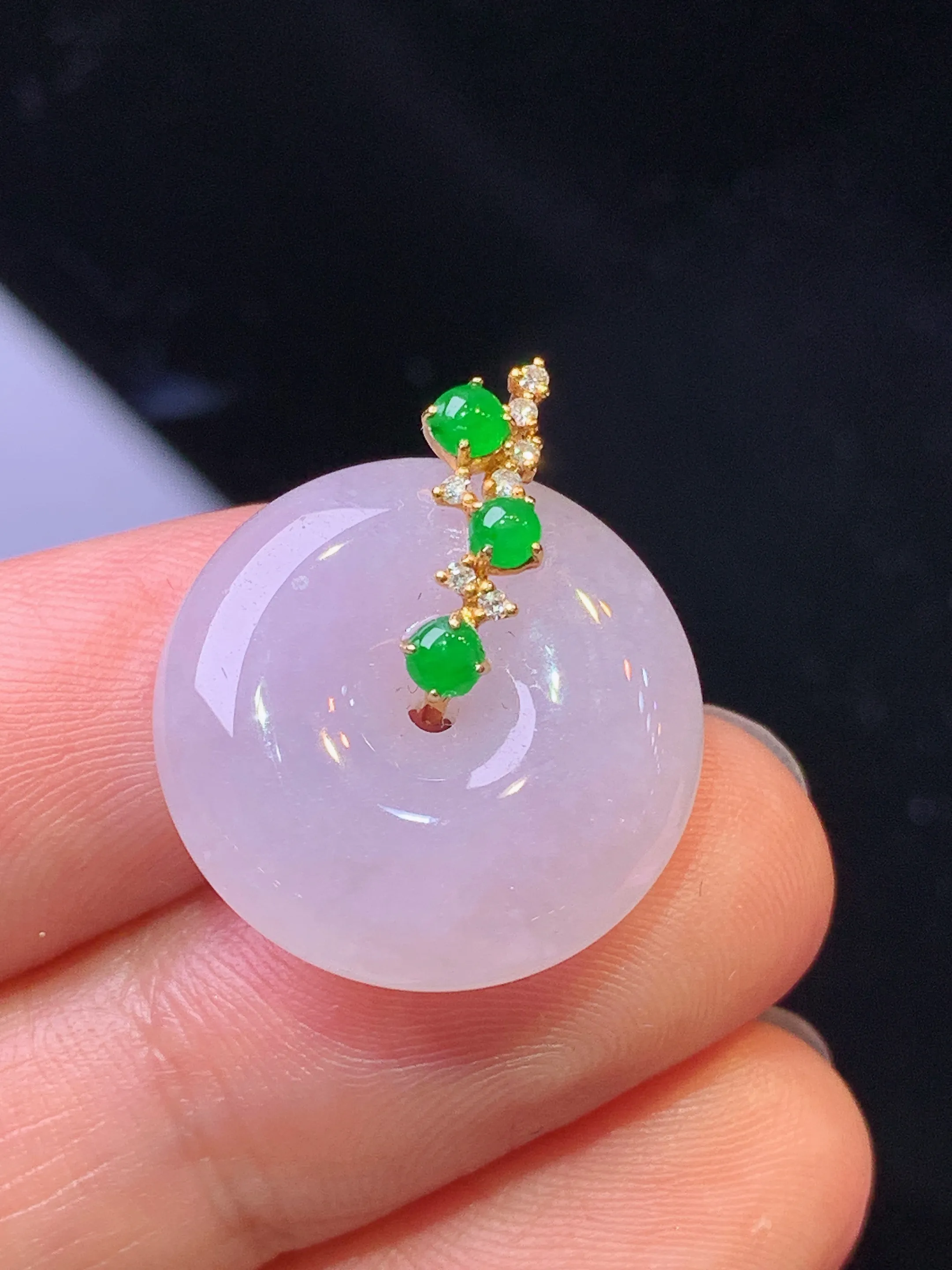 18k金钻镶嵌紫罗兰平安扣吊坠 玉质细腻 色泽清新艳丽 整体尺寸22.2*18.6*5.7