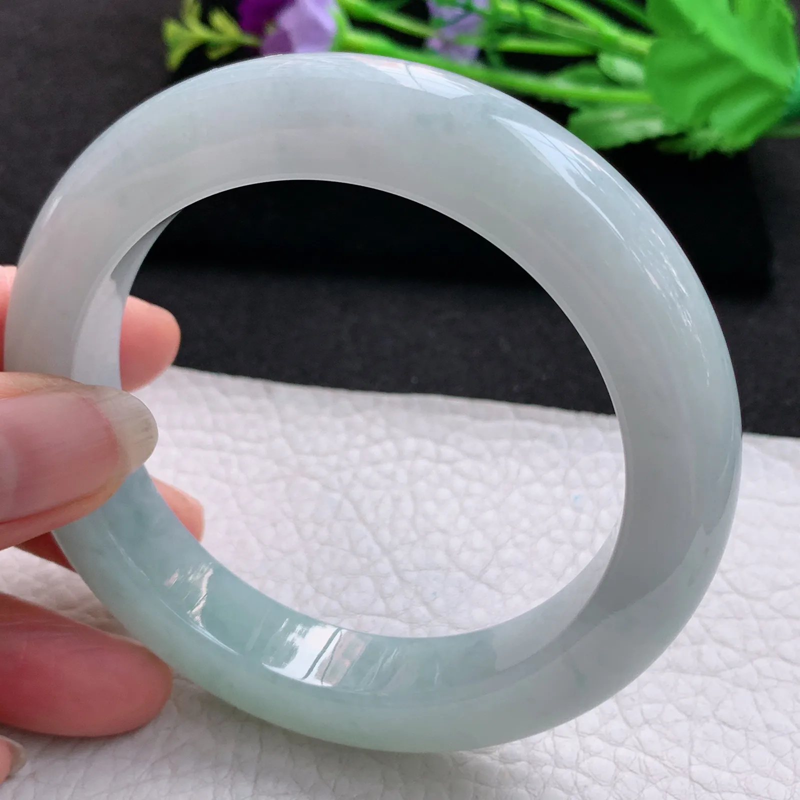 ay大圈口61*13*10.8平安镯 缅甸翡翠a货玉手镯浅绿厚装宽边玉手环