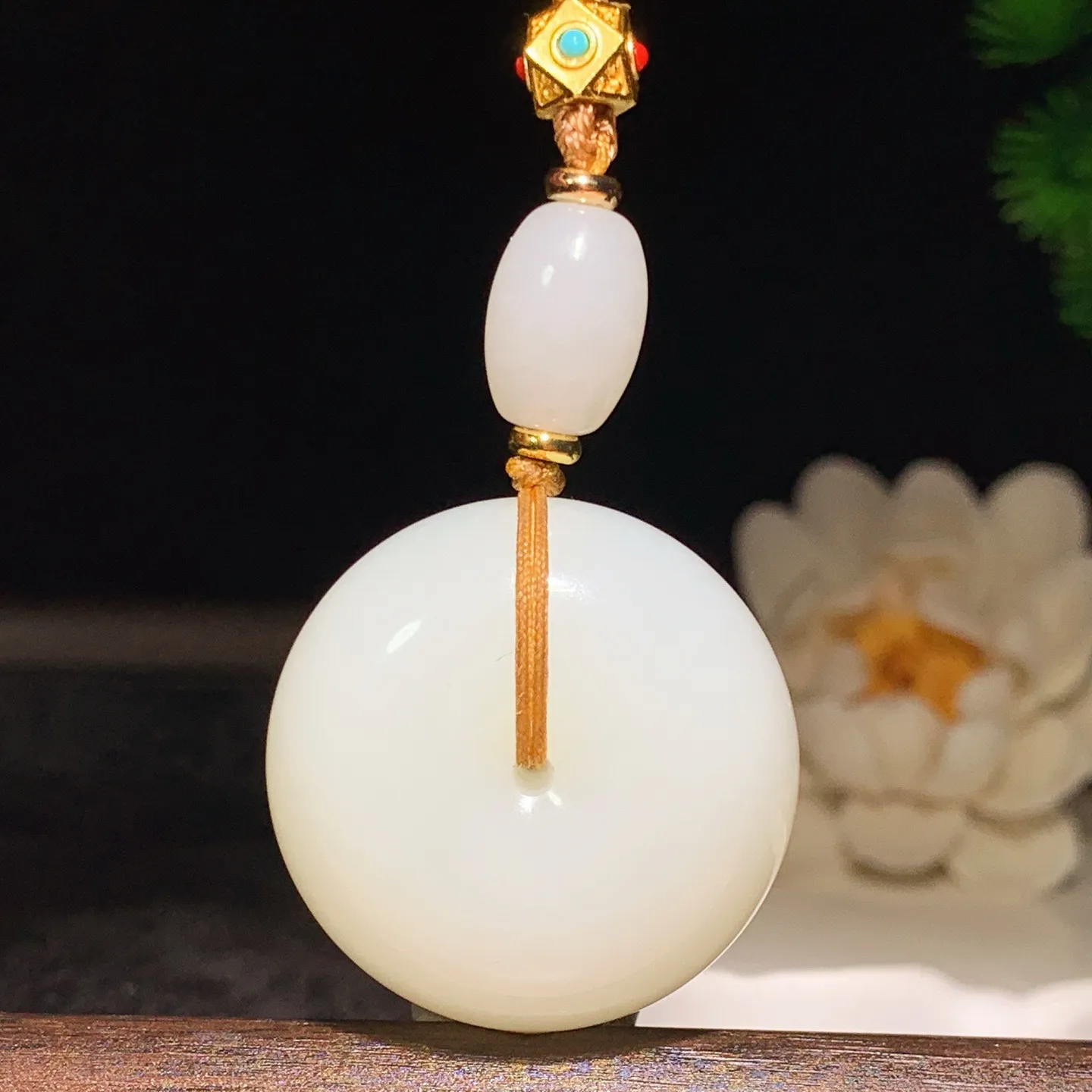 新疆和田玉白玉羊脂白平安扣挂件 胖平安扣挂件 尺寸32/18重40克 玉质细腻油润。手推出油。佩高端典雅。lt060129