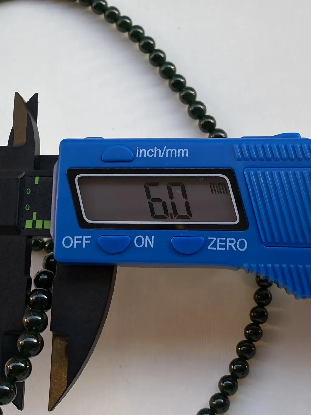 墨翠【108颗珠链】细腻干净、黑度好，性价比高，雕工精湛，打灯透绿.