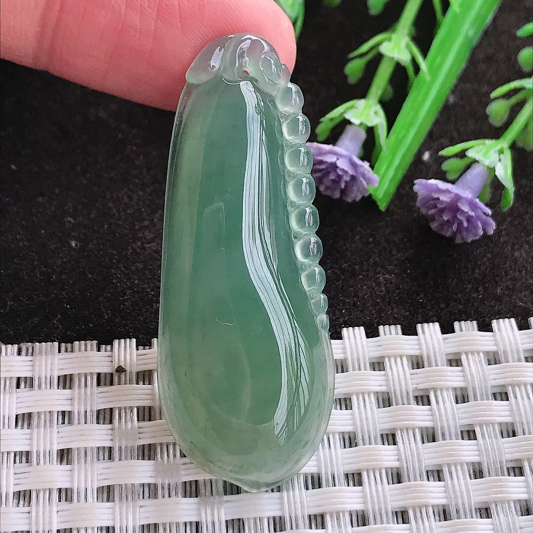 实拍A货翡翠45.5/17.9/5.4老坑冰胶果冻冰晴绿福瓜吊坠翡翠玉牌挂件