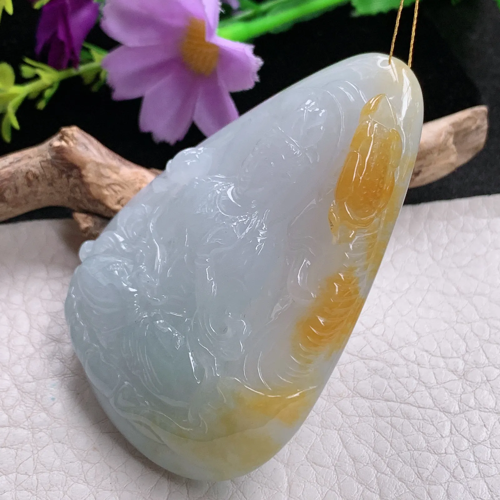 ws实拍66*50*12.2缅甸翡翠精雕清新双彩持莲观音玉吊坠 玉挂件