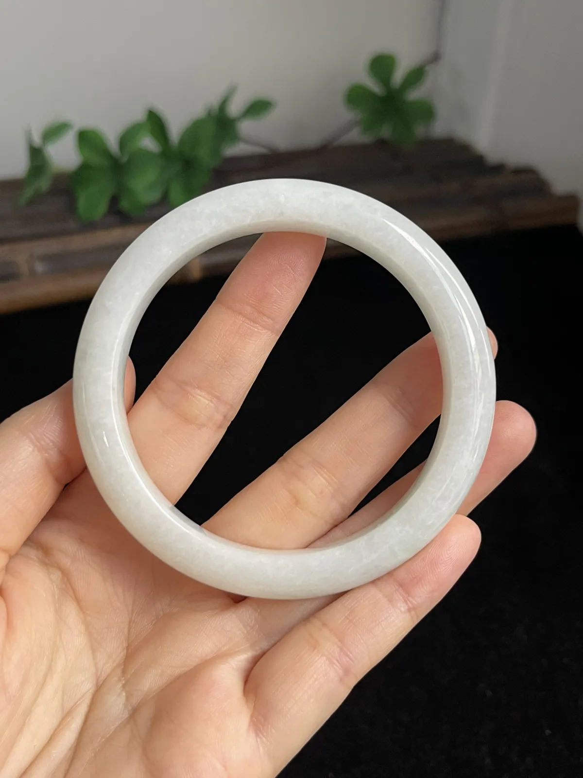 正圈57.5圈口，冰糯种白月光翡翠手镯