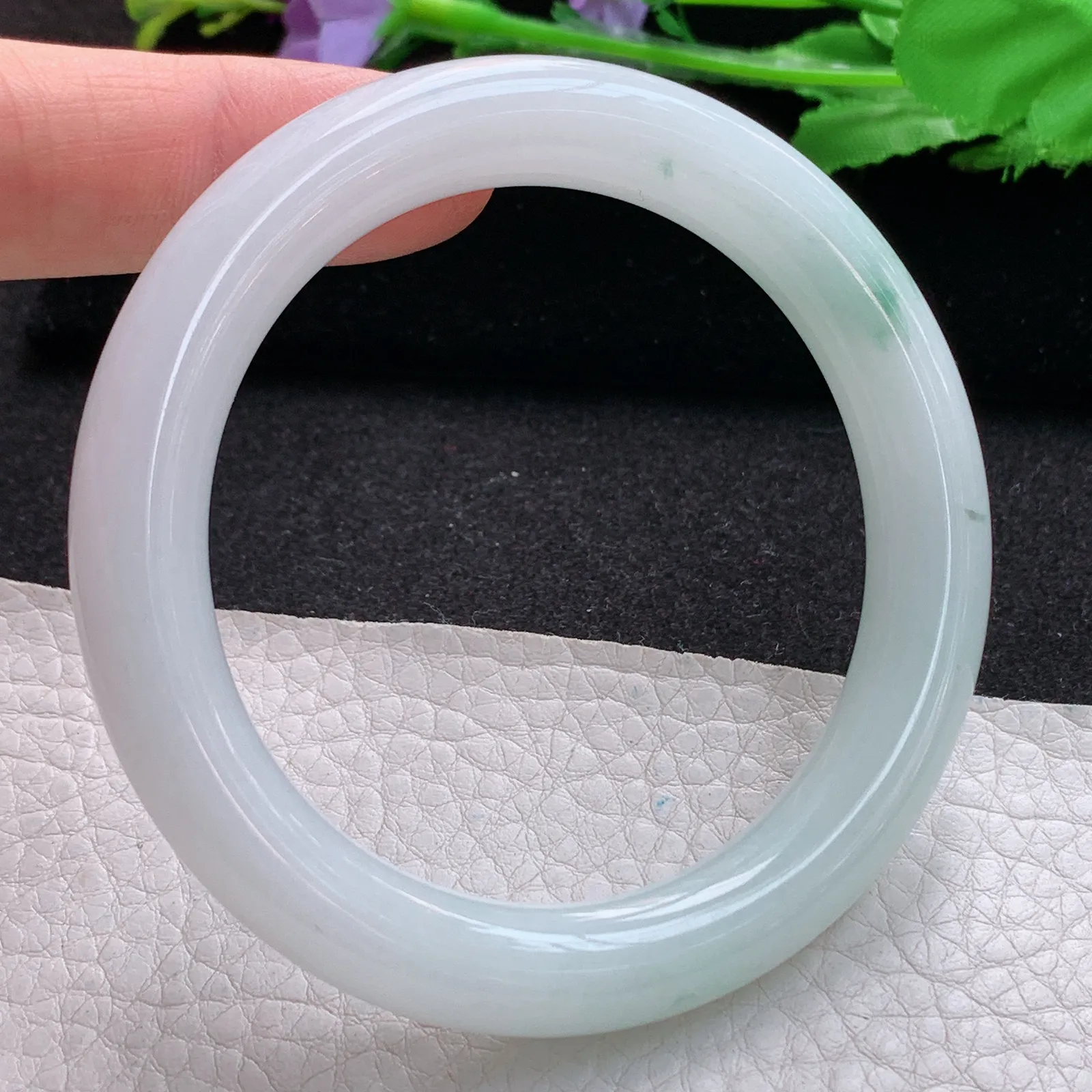 ss实拍56*10美人镯 缅甸翡翠a货玉手镯飘绿花清爽圆条叮当镯