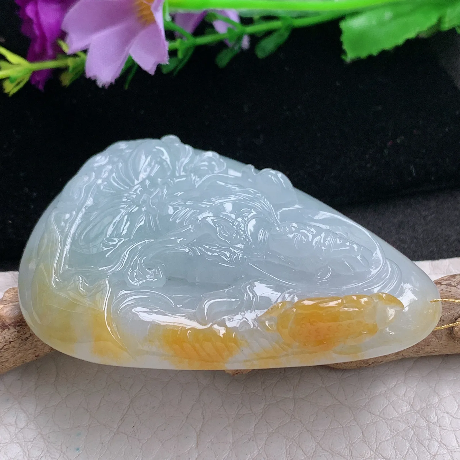 ws实拍66*50*12.2缅甸翡翠精雕清新双彩持莲观音玉吊坠 玉挂件