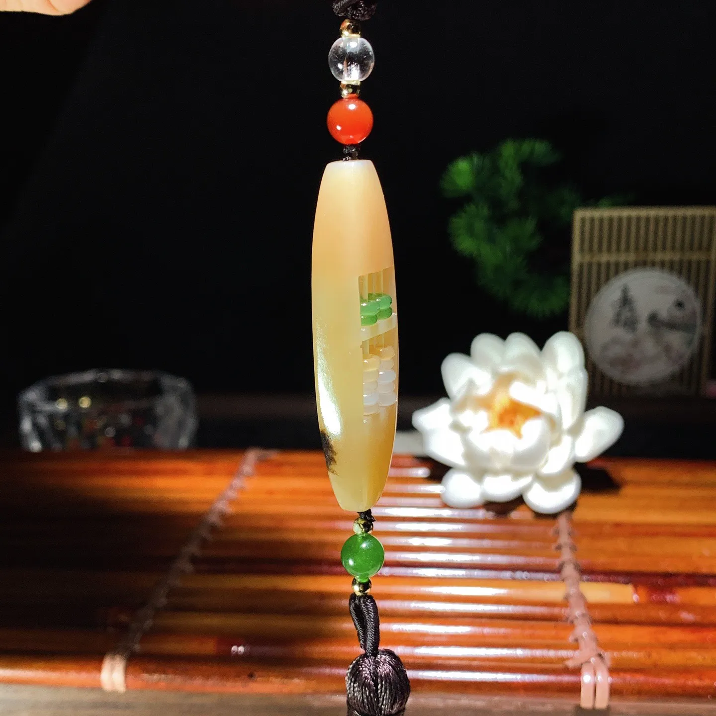 新疆和田玉白玉且末糖精打细算算盘挂件 尺寸50/15/7重15.8克 玉质细腻油润。手推出油。佩高端