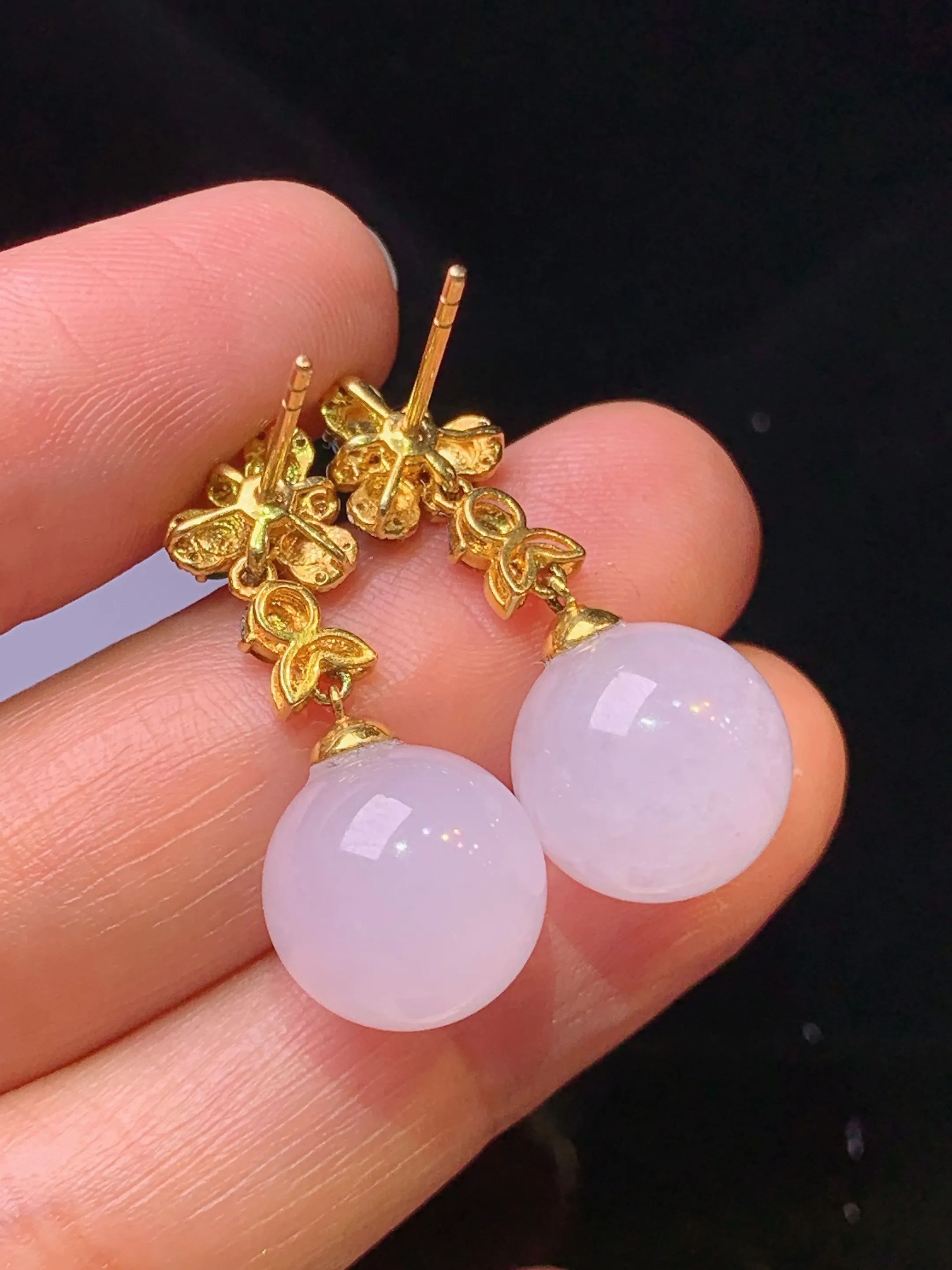 18k金钻镶嵌圆珠耳坠 玉质细腻 色泽清新艳丽 整体尺寸28*11.8