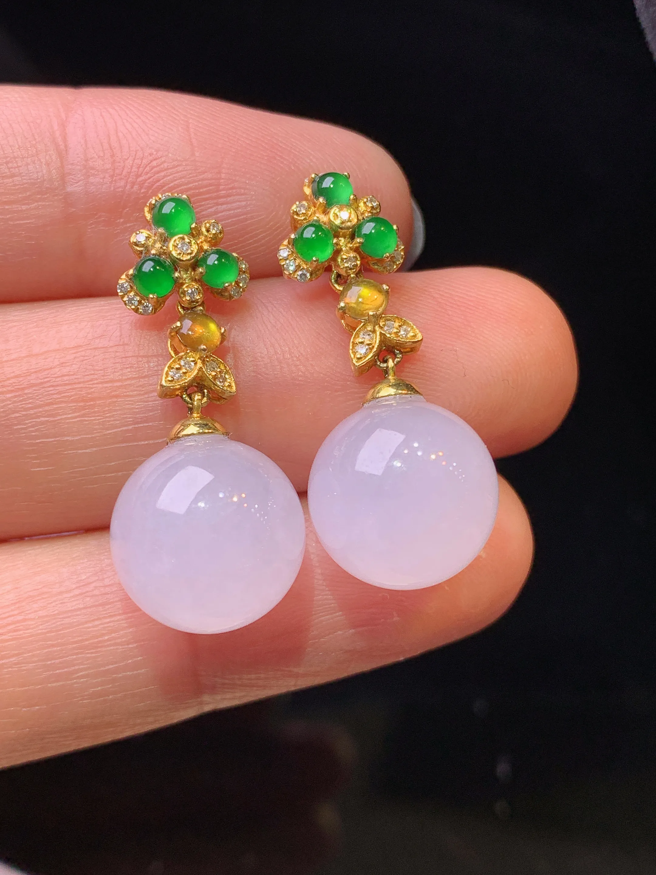 18k金钻镶嵌圆珠耳坠 玉质细腻 色泽清新艳丽 整体尺寸28*11.8