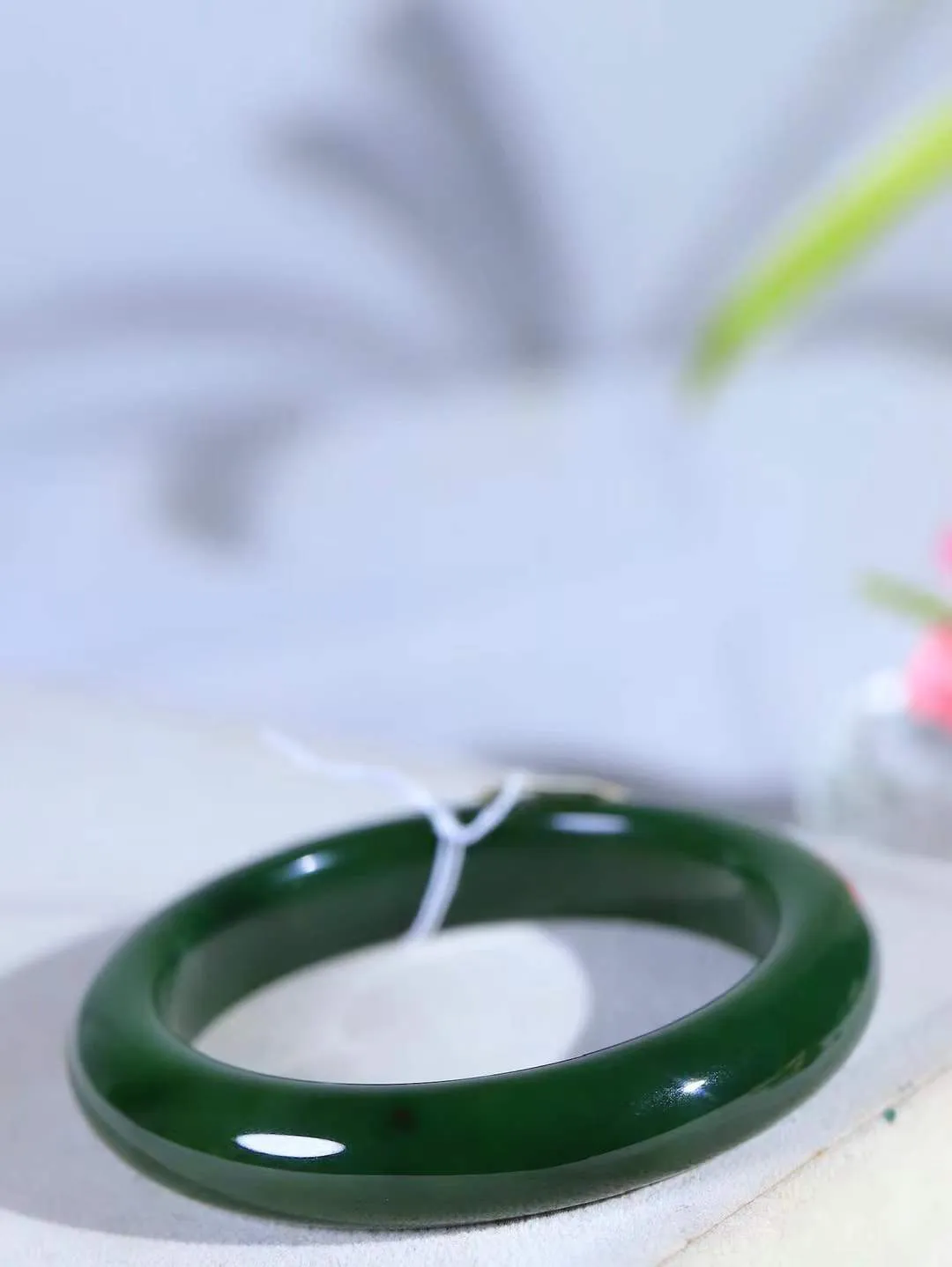 【碧波流转·手镯】

精品和田玉碧玉手镯，玉质细腻温润，手感舒适，️线条流畅，简约大气，美自天