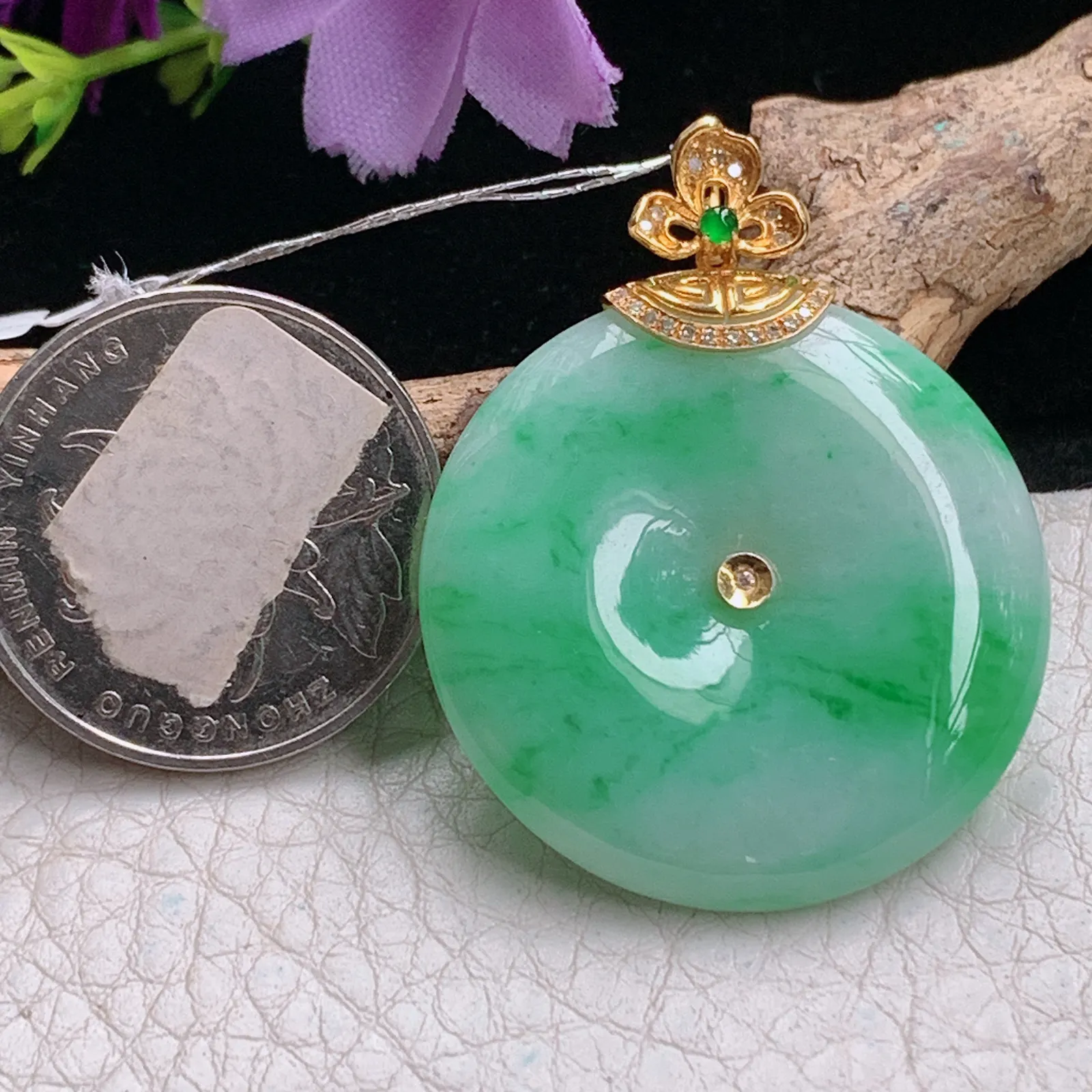 qxm实拍40.5*32.3*5.5缅甸翡翠精雕飘绿平安扣 玉扣玉吊坠 玉挂件