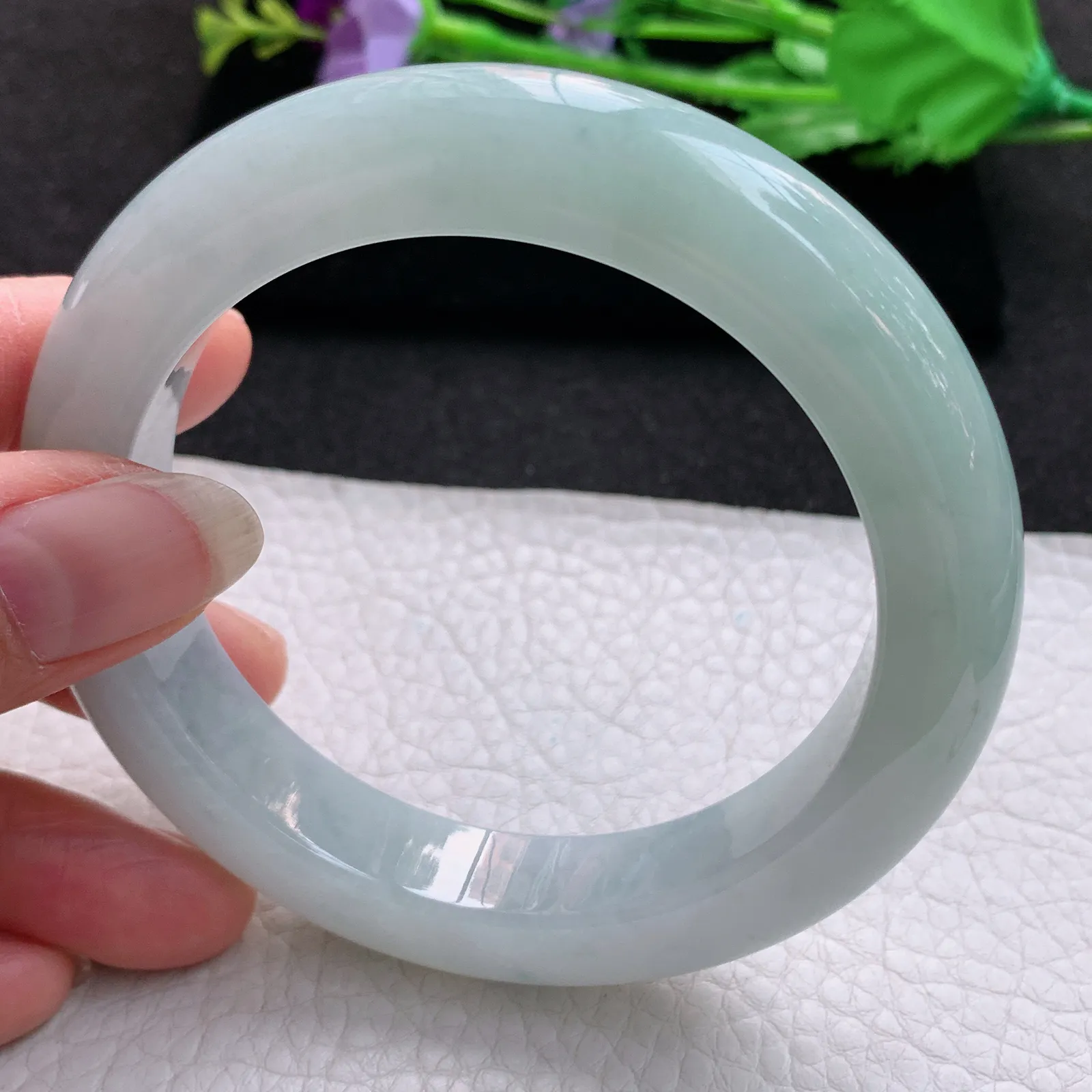 ay大圈口61*13*10.8平安镯 缅甸翡翠a货玉手镯浅绿厚装宽边玉手环