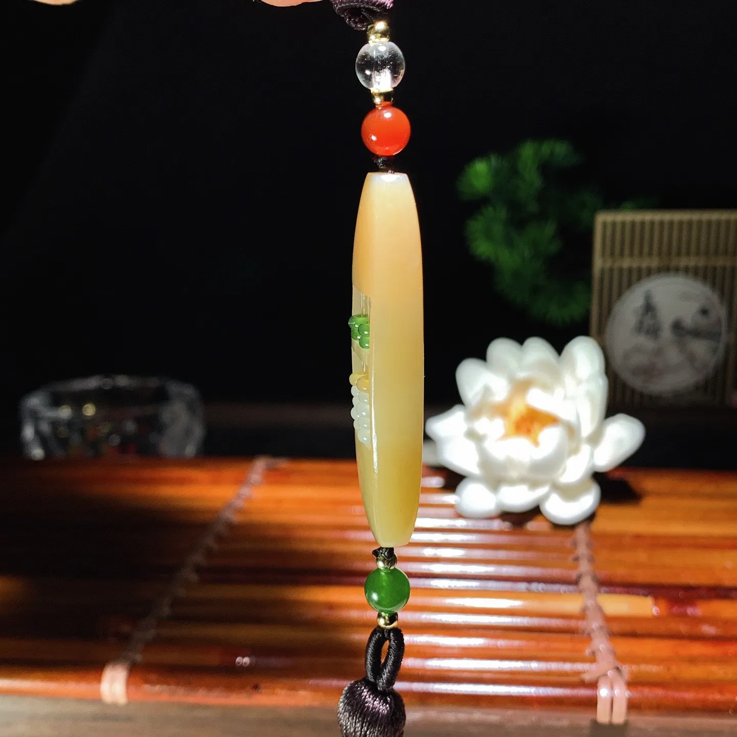 新疆和田玉白玉且末糖精打细算算盘挂件 尺寸50/15/7重15.8克 玉质细腻油润。手推出油。佩高端典雅。lt060129