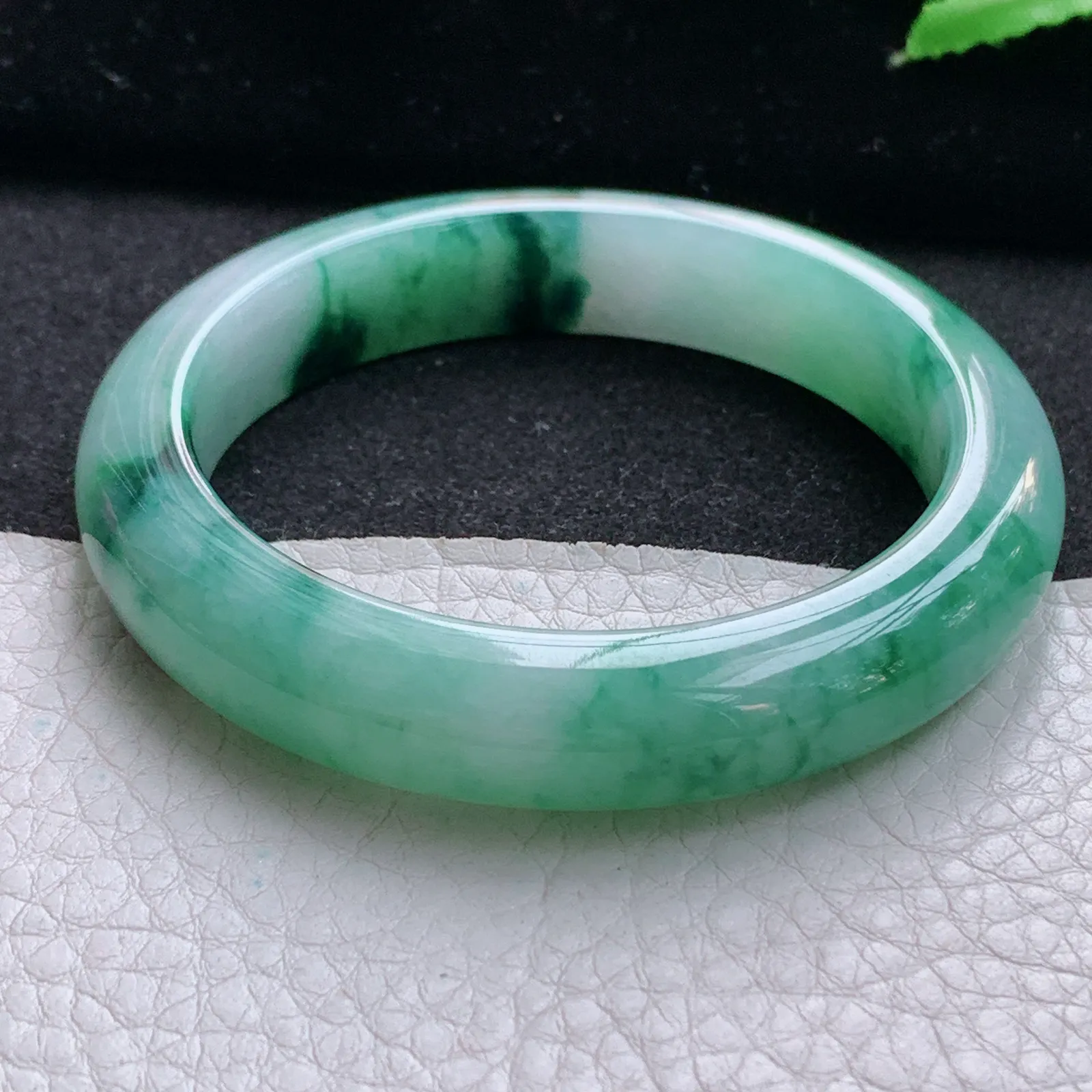 xo实拍55*11.8*8.5平安镯 缅甸翡翠a货玉手镯冰胶飘花宽边玉手环