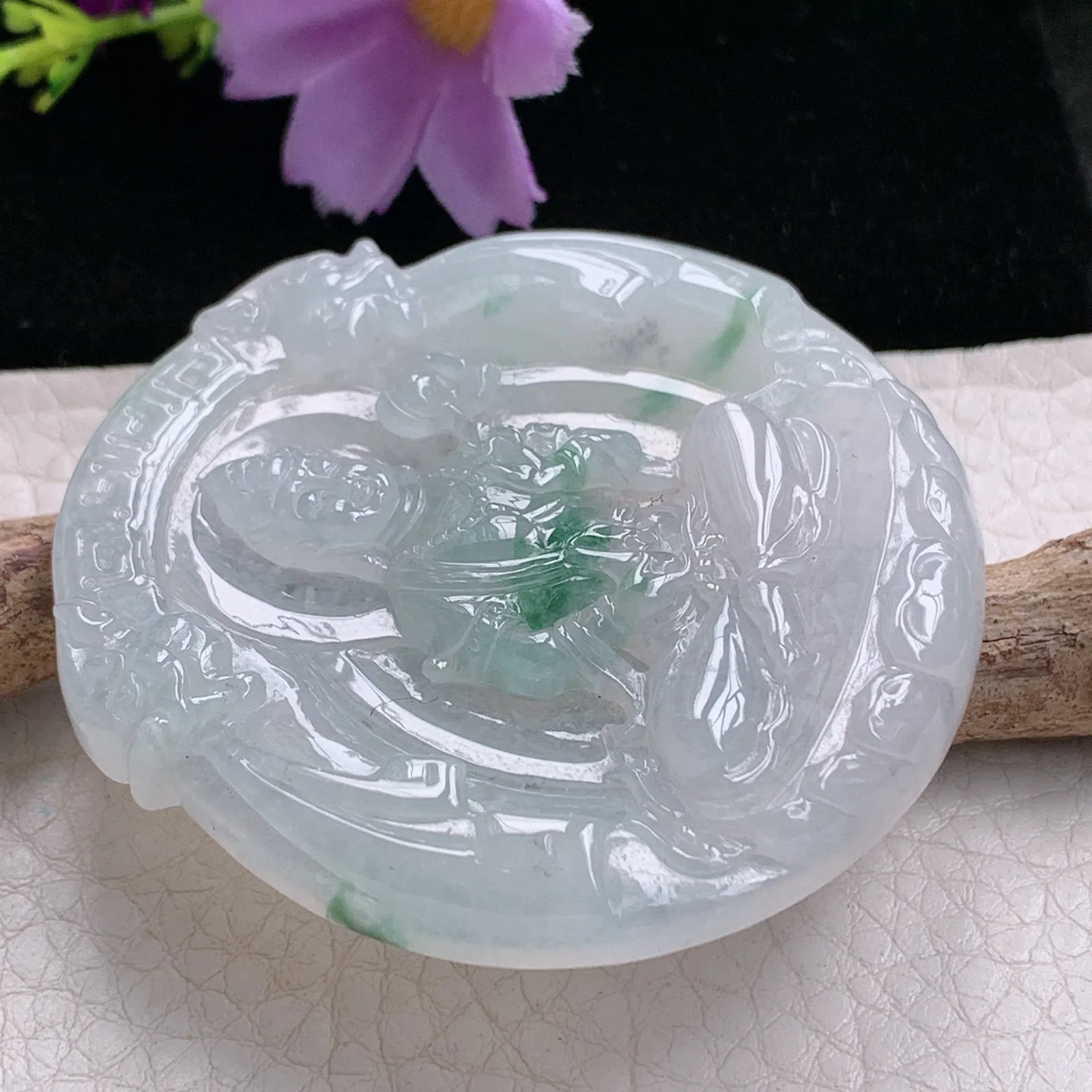 ws实拍53.4*50.8*7缅甸翡翠精雕清新飘花持莲观音 玉观音玉吊坠 玉挂件