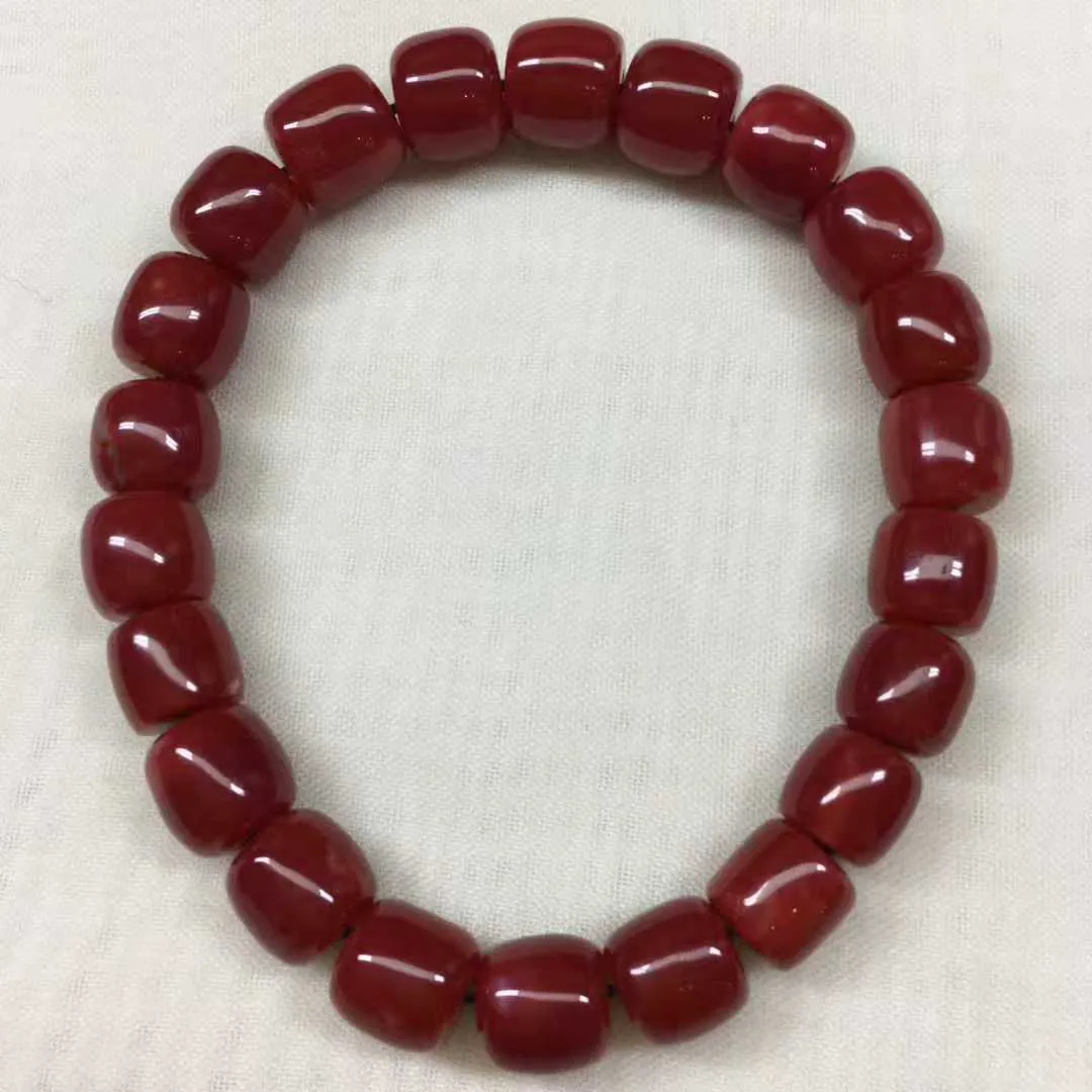 【天然日本阿卡牛血红珊瑚8.5mm老型大桶珠弹力单圈手串】天然无添加无修补，日本产地，阿卡材料，牛血红颜色，型美色浓！光泽柔润透亮，直径约为8.5-7.4mm，重量20.75克，珊瑚本为佛教珍宝，来自深海千年生长，收藏精品！传承宝贝！