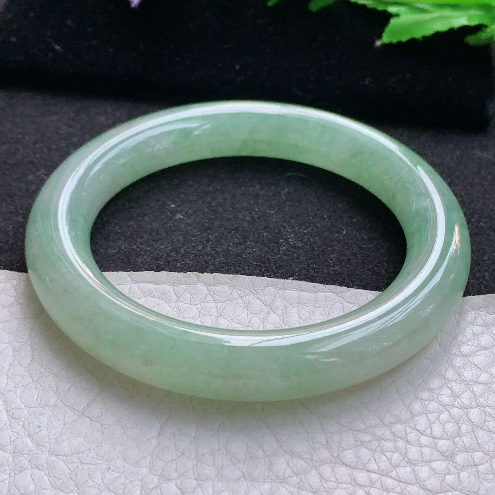 ss实拍56*11美人镯 缅甸翡翠a货玉手镯胶感满色甜绿圆条玉手环