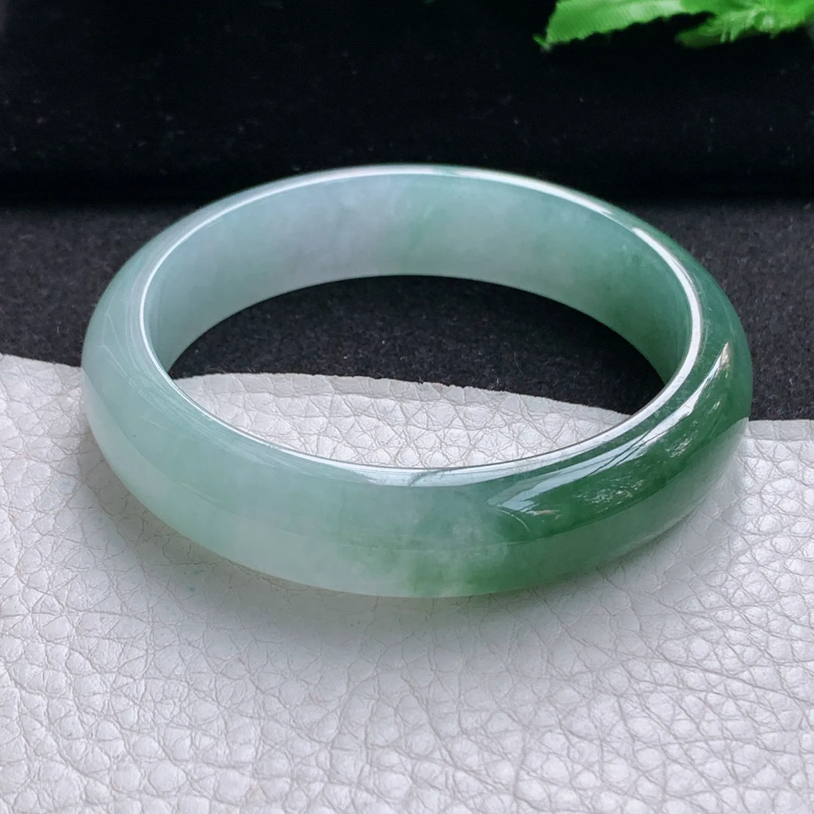 xo实拍56*13.8*7.6平安镯 缅甸翡翠a货玉手镯冰润半山水宽边玉手环