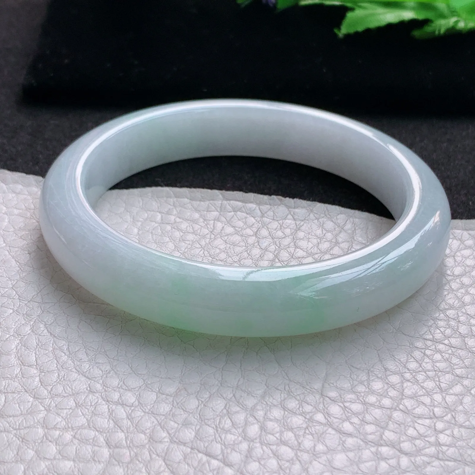 ay大圈口60*12*9.2平安镯 缅甸翡翠a货玉手镯飘绿宽边玉手环