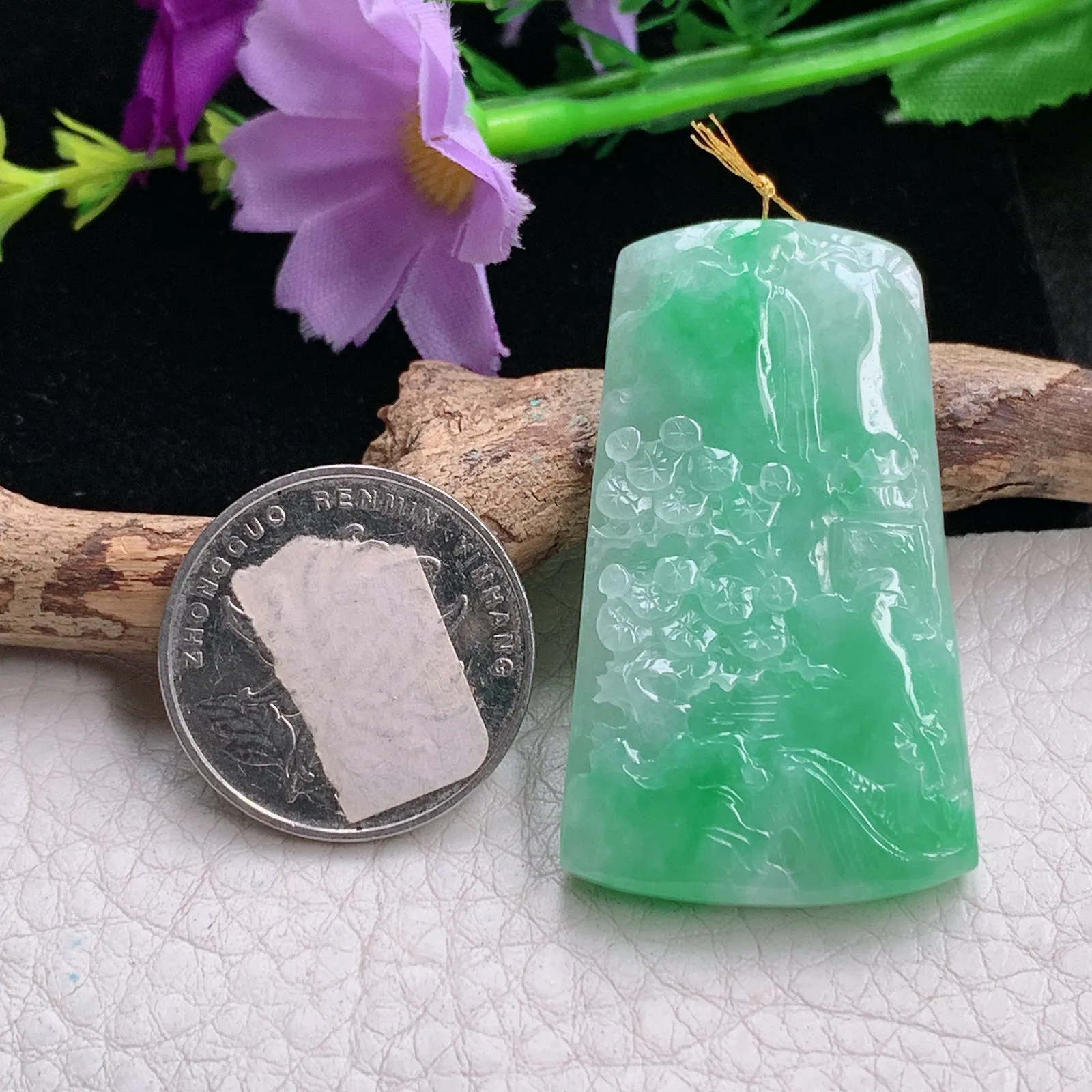 ws实拍46.8*27*6.2缅甸翡翠精雕飘绿山水 大好河山玉吊坠 玉挂件