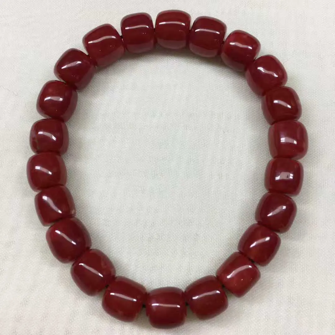 【天然日本阿卡牛血红珊瑚8.5mm老型大桶珠弹力单圈手串】天然无添加无修补，日本产地，阿卡材料，牛血红颜色，型美色浓！光泽柔润透亮，直径约为8.5-7.4mm，重量20.75克，珊瑚本为佛教珍宝，来自深海千年生长，收藏精品！传承宝贝！