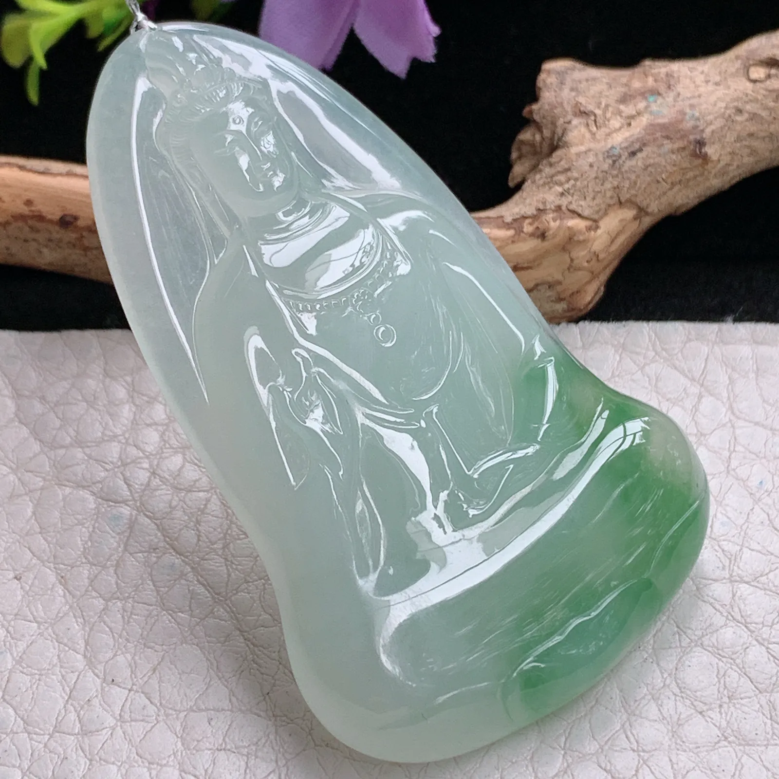 qxm实拍62*38.8*6.5缅甸翡翠精雕飘绿素衣观音 玉观音玉吊坠 玉挂件