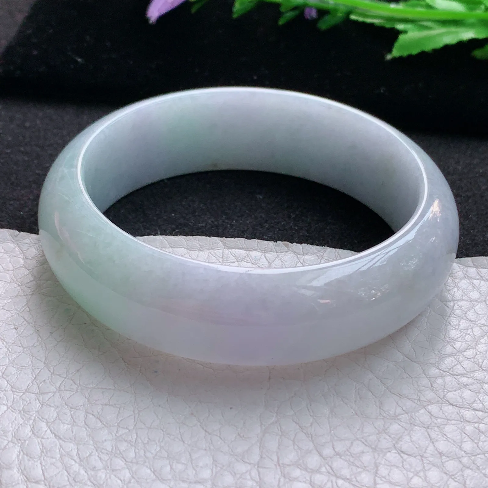 ee实拍58*18*8.2轮胎镯 缅甸翡翠a货玉手镯胶感飘绿宽边玉手环