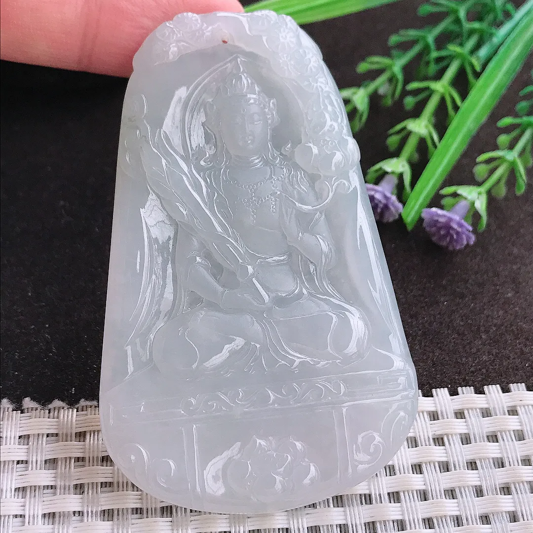 实拍A货翡翠73/45.9/5.6老坑冰润起胶白净虚空藏菩萨吊坠翡翠玉牌挂件