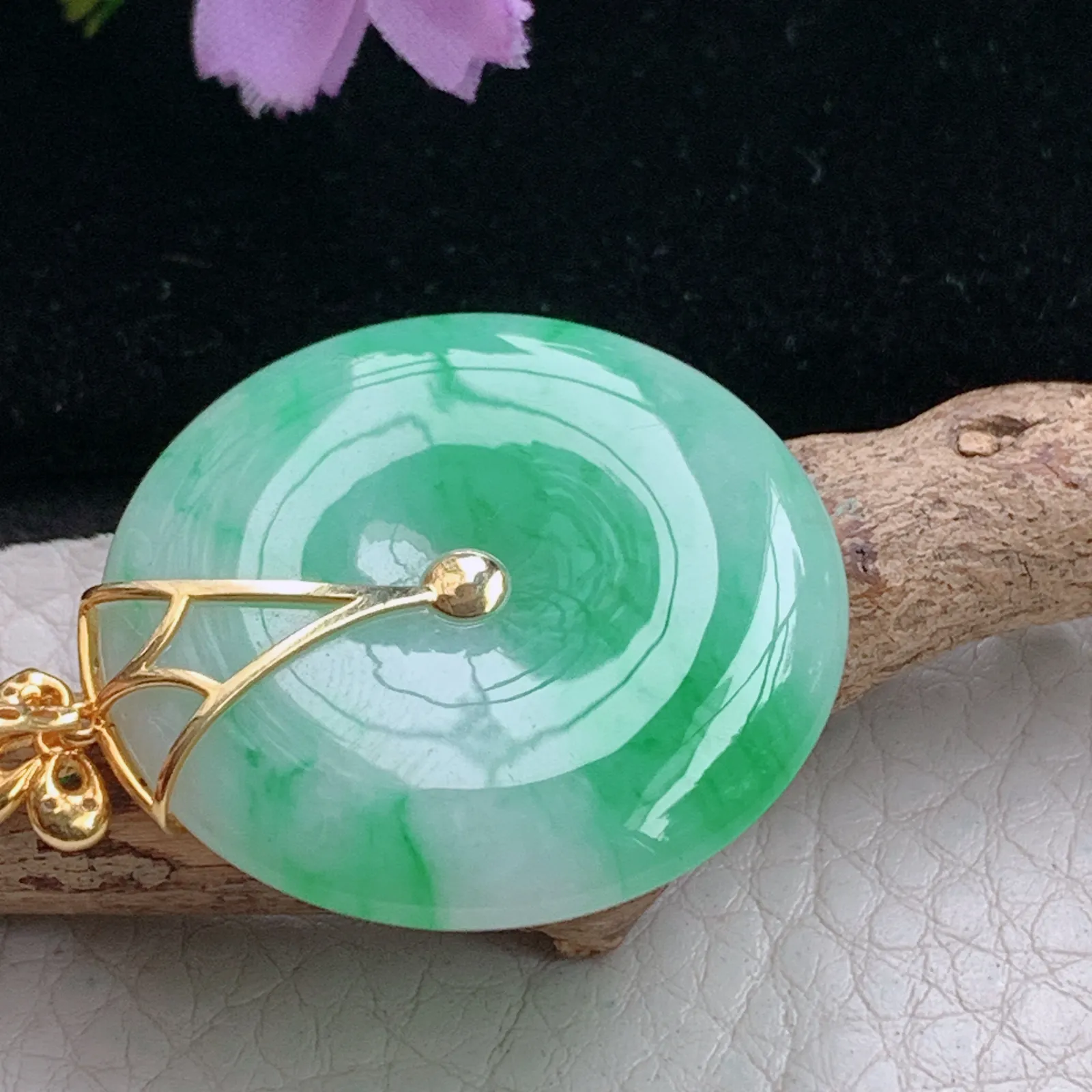 qxm实拍40.5*32.3*5.5缅甸翡翠精雕飘绿平安扣 玉扣玉吊坠 玉挂件