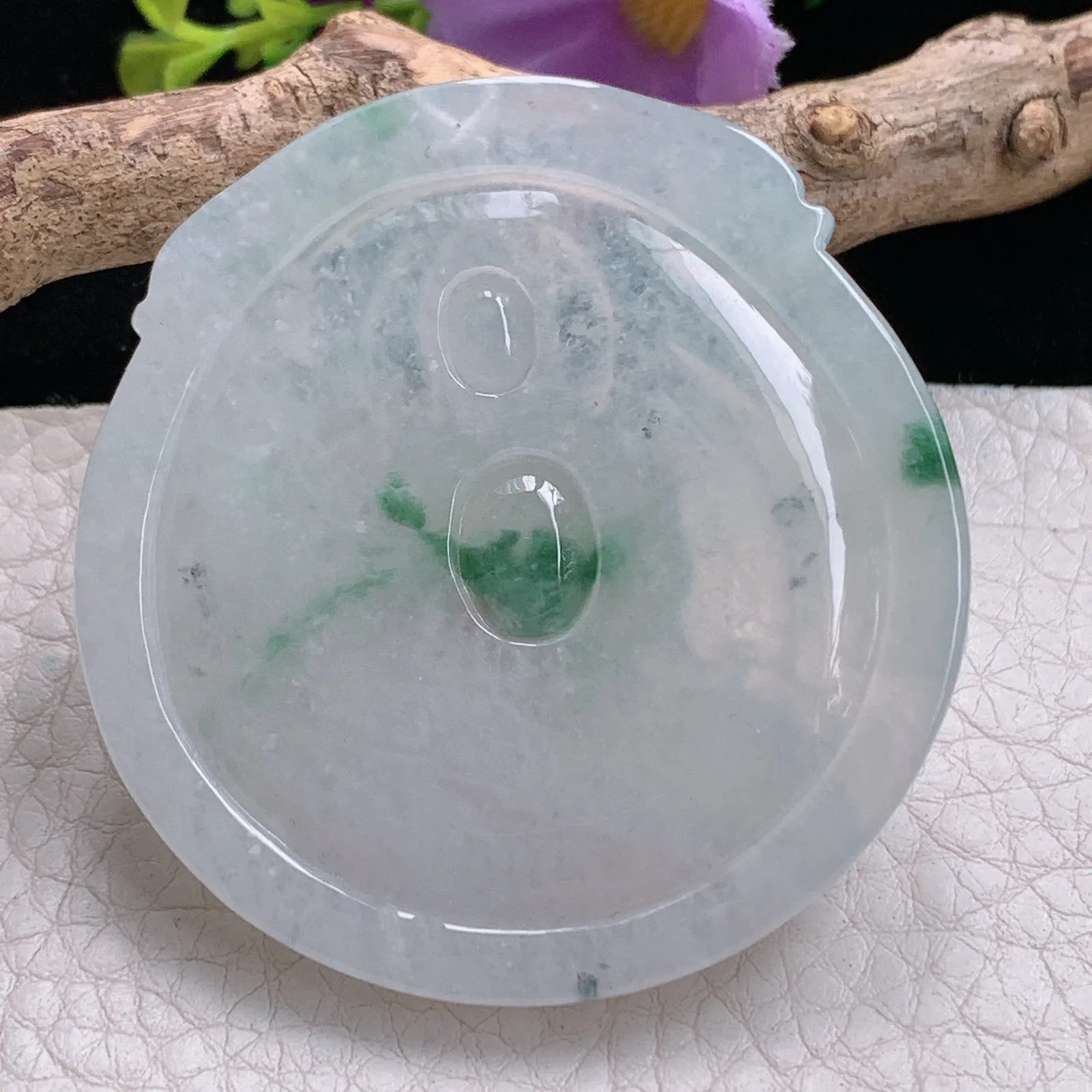 ws实拍53.4*50.8*7缅甸翡翠精雕清新飘花持莲观音 玉观音玉吊坠 玉挂件