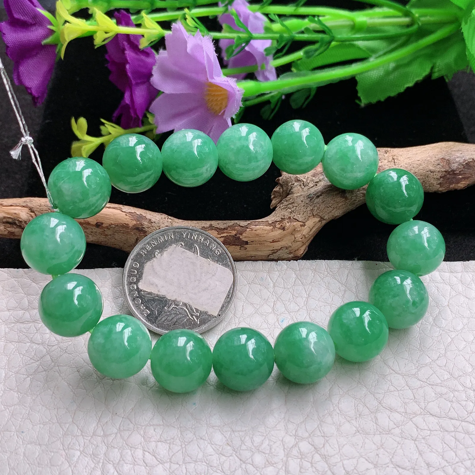 qxm实拍12.3mm缅甸翡翠精雕满绿圆珠，财运亨通玉手链 玉手串