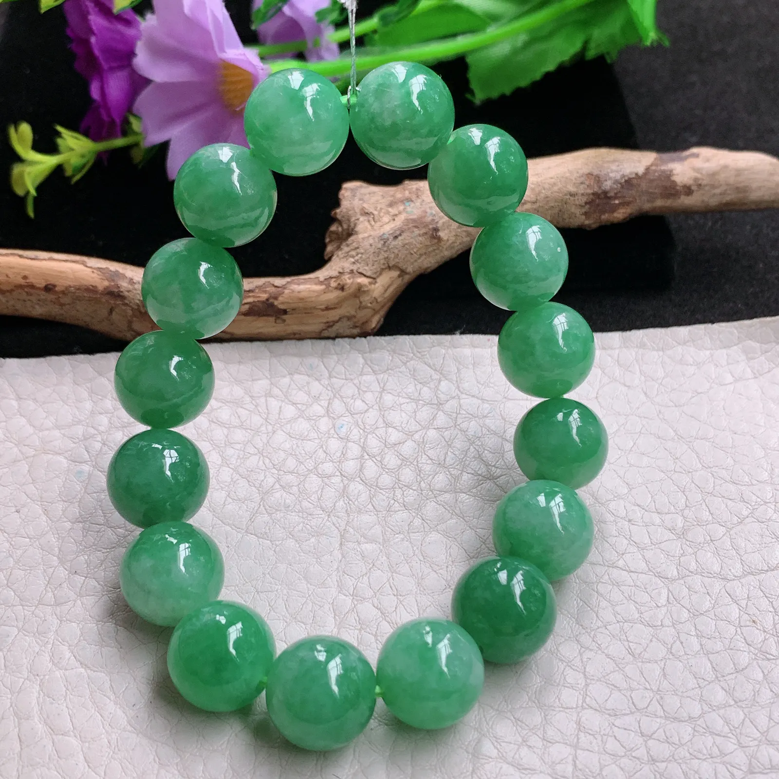 qxm实拍12.3mm缅甸翡翠精雕满绿圆珠，财运亨通玉手链 玉手串