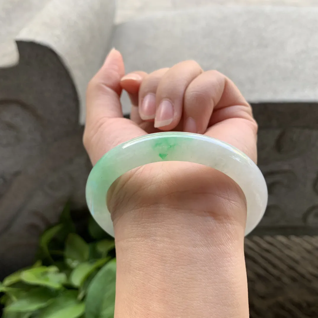 圈口 55-9.7-8.2【飘绿正圈手镯】正圈55 56可戴