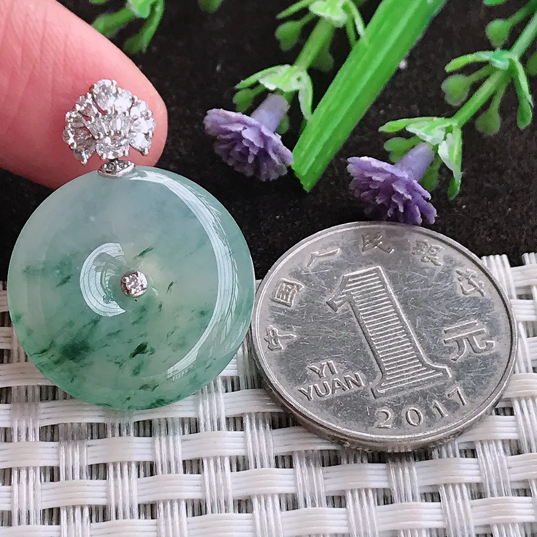 实拍A货翡翠22.3/5.8老坑18k金镶嵌冰种飘花平安扣吊坠翡翠玉牌挂件