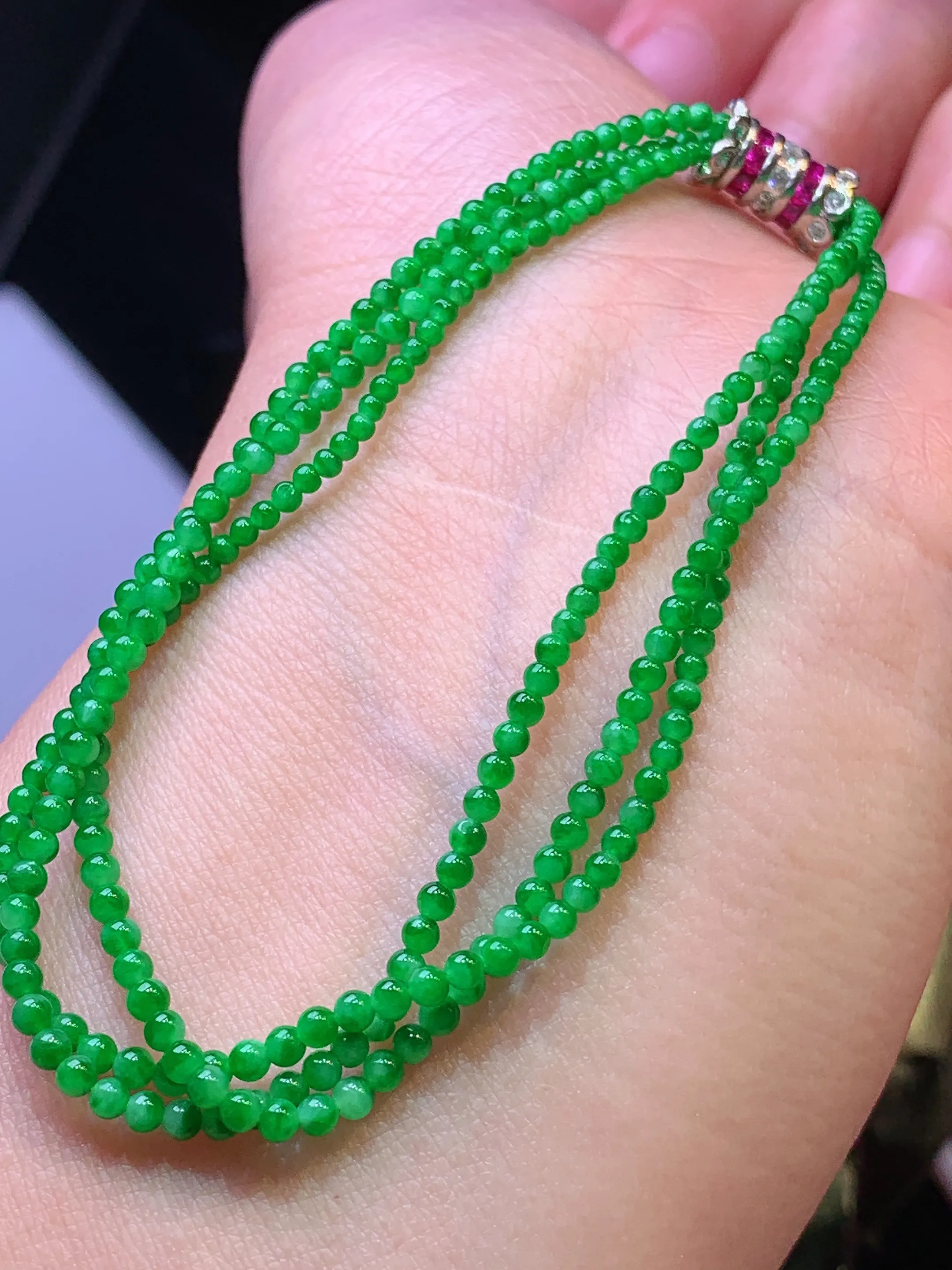 满绿小米珠手链 玉质细腻 色泽清新艳丽 整体尺寸2