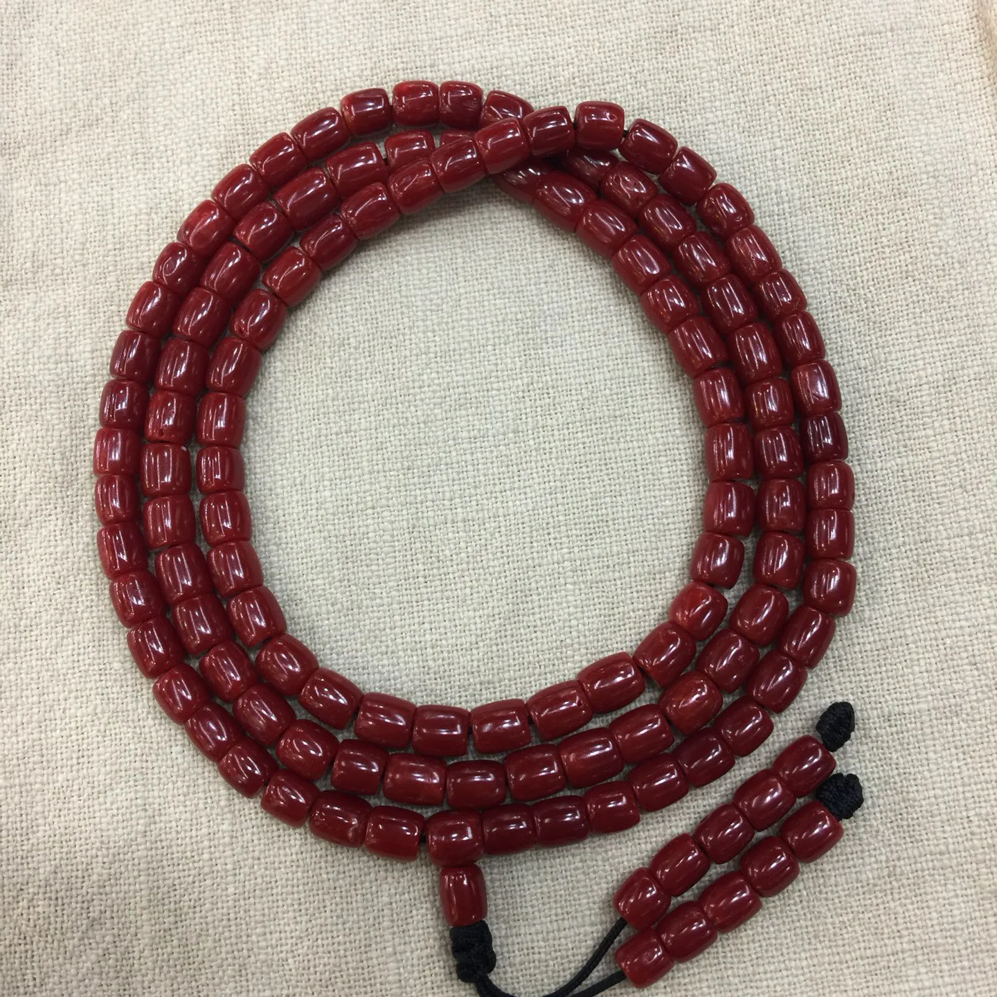 【赤血牛血6mm桶珠红珊瑚108佛珠串】传承精品！科西卡材料，西班牙产地。赤血牛血红颜色，黑红黑红的