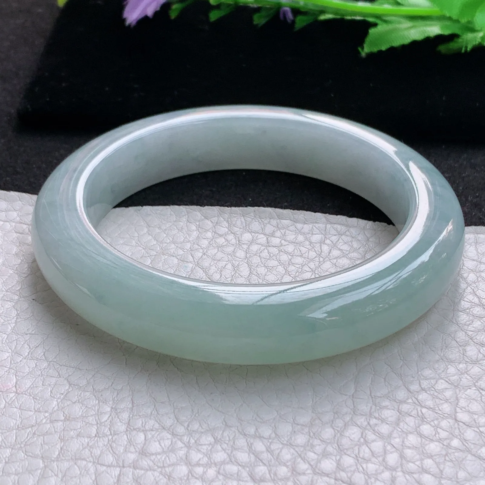 ay大圈口61*13*10.8平安镯 缅甸翡翠a货玉手镯浅绿厚装宽边玉手环