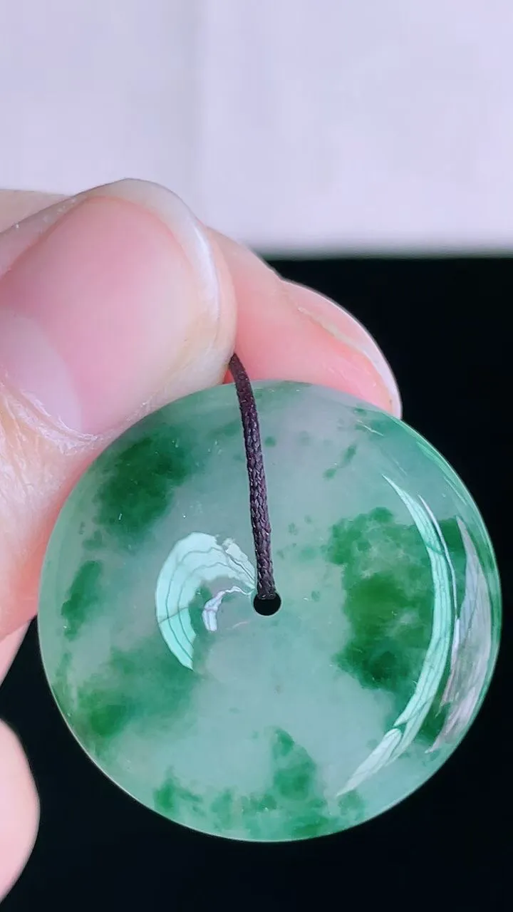 【翡翠名称】老坑种冰飘花平安扣翡翠吊坠
【翡翠尺寸】直径厚度25.6/5.2mm
【翡翠描述】宝贝种