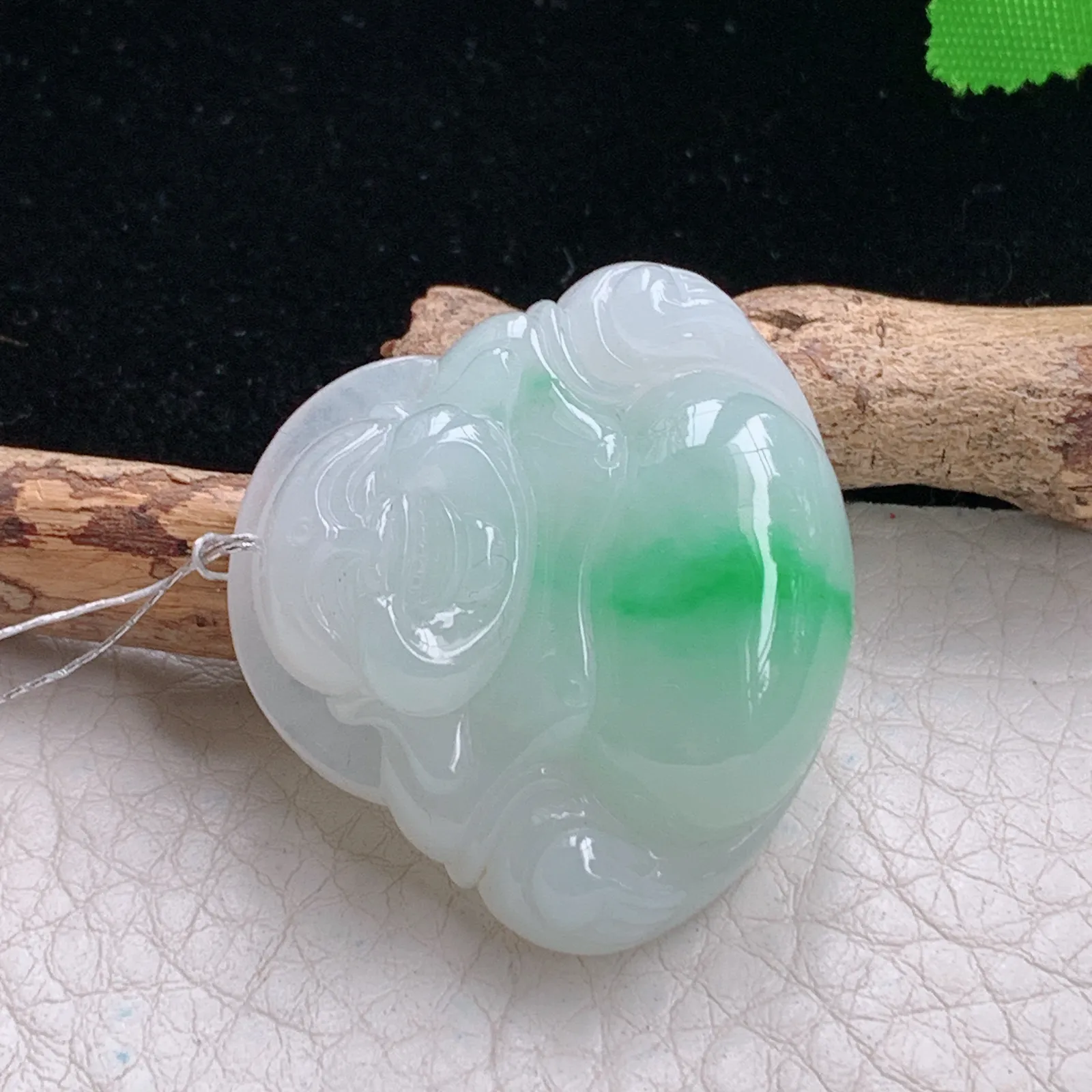 qxm实拍32*36*9.9缅甸翡翠精雕冰胶白底青佛公 开心佛玉吊坠 玉挂件